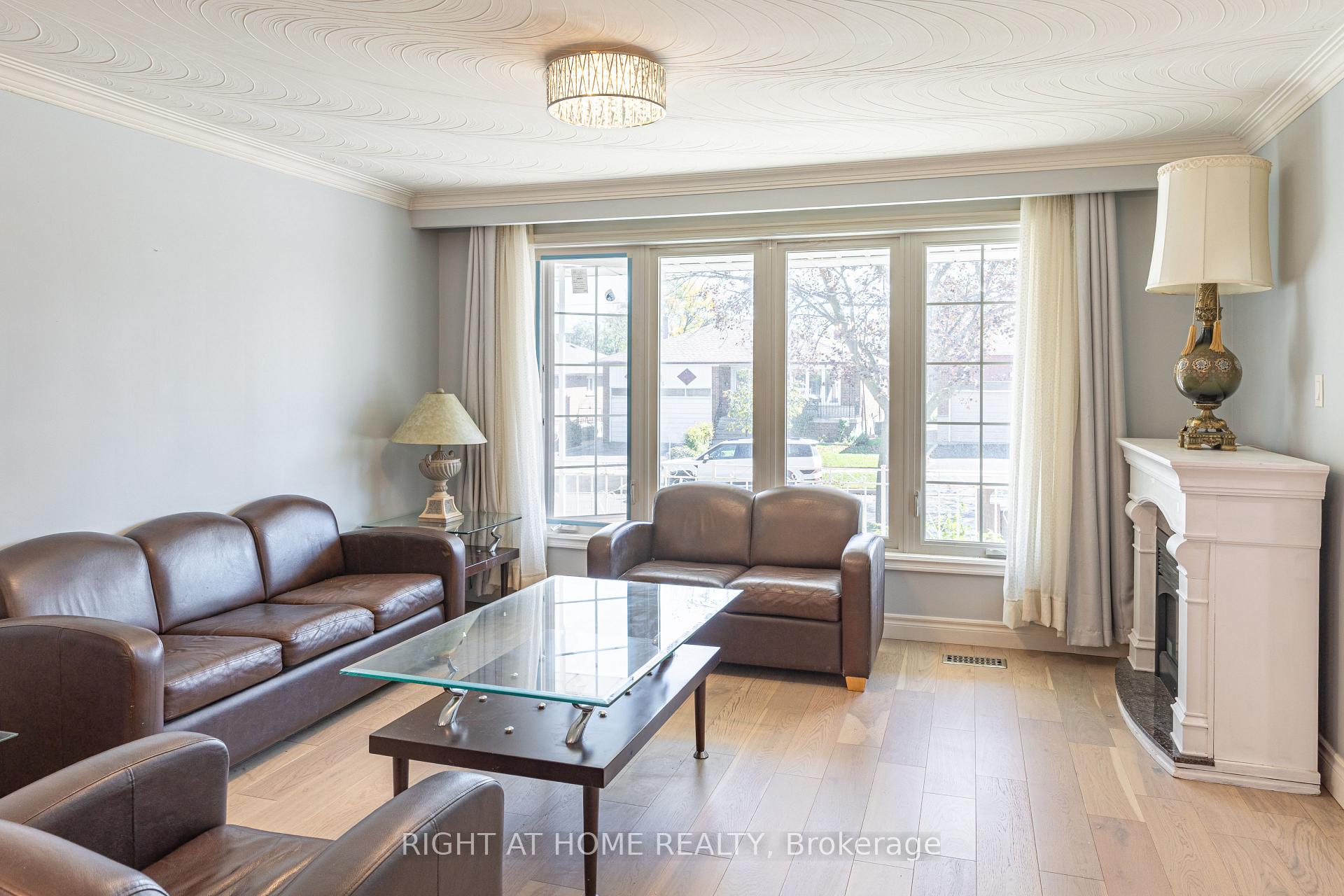 Photo 4 of 62 Iangrove Terrace, Scarborough, L'Amoreaux — HOMEH