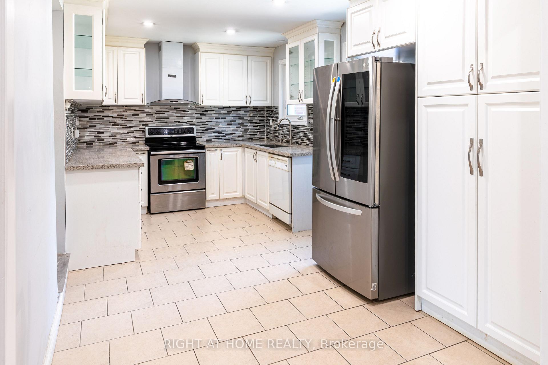 Photo 11 of 62 Iangrove Terrace, Scarborough, L'Amoreaux — HOMEH