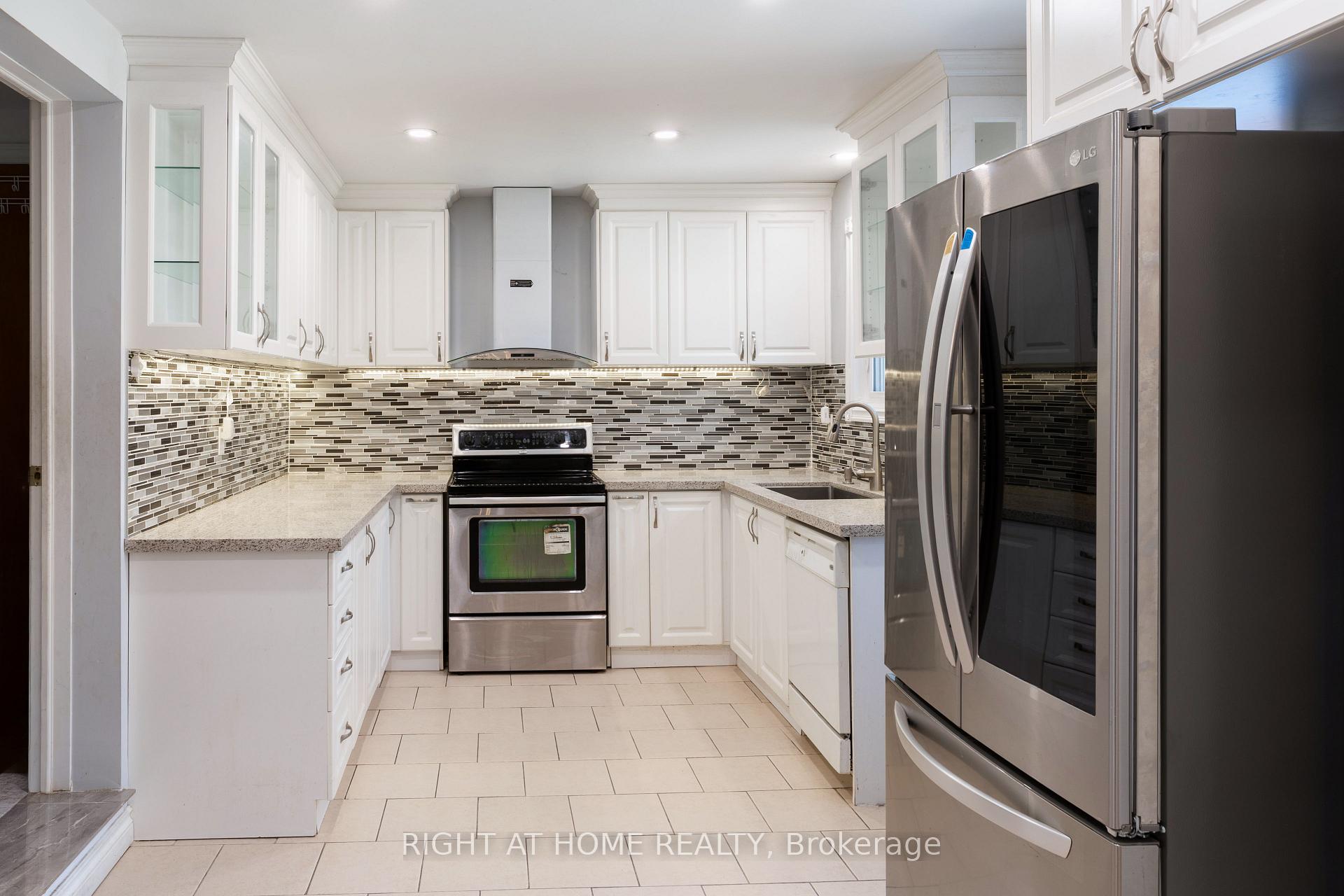 Photo 12 of 62 Iangrove Terrace, Scarborough, L'Amoreaux — HOMEH