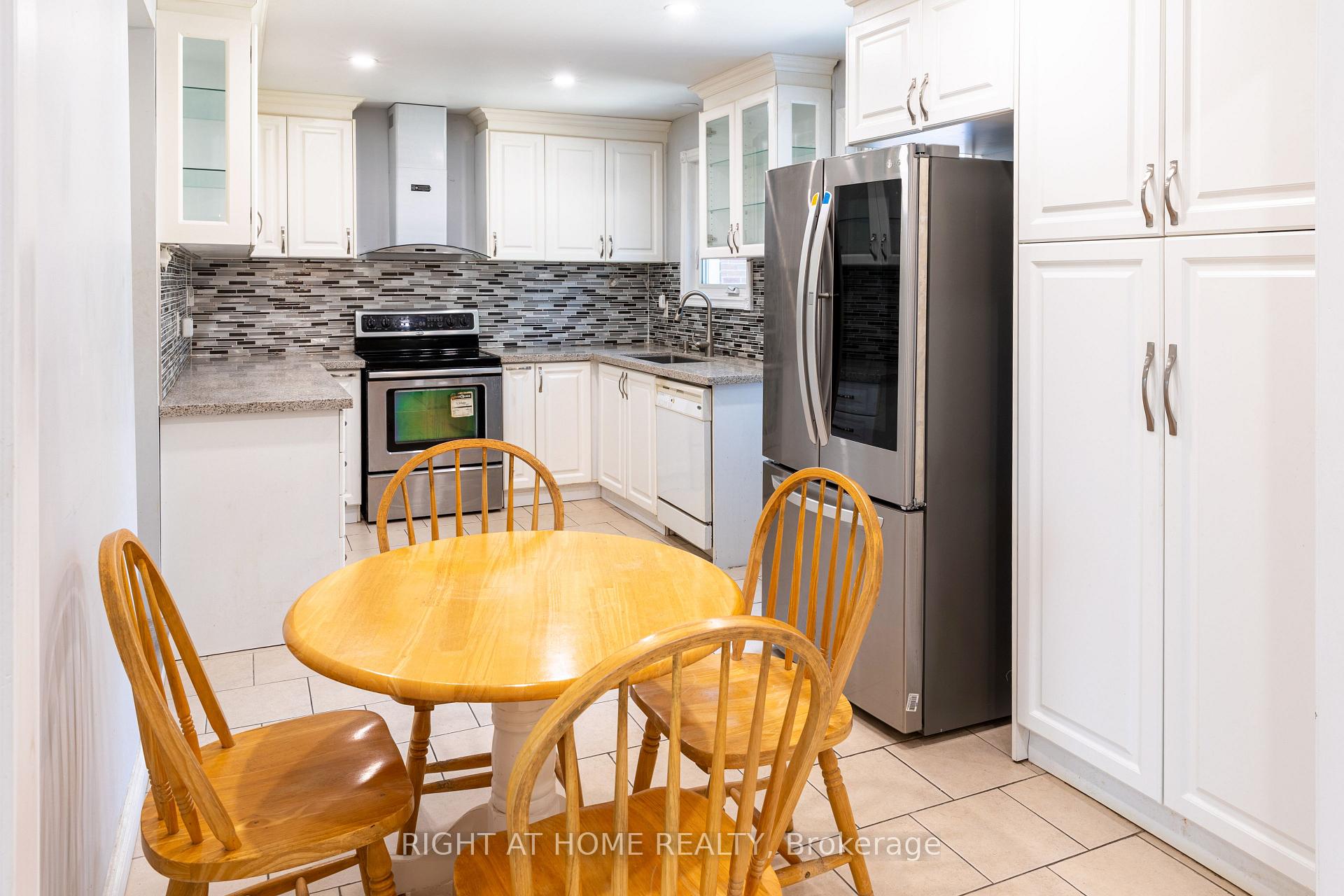Photo 13 of 62 Iangrove Terrace, Scarborough, L'Amoreaux — HOMEH