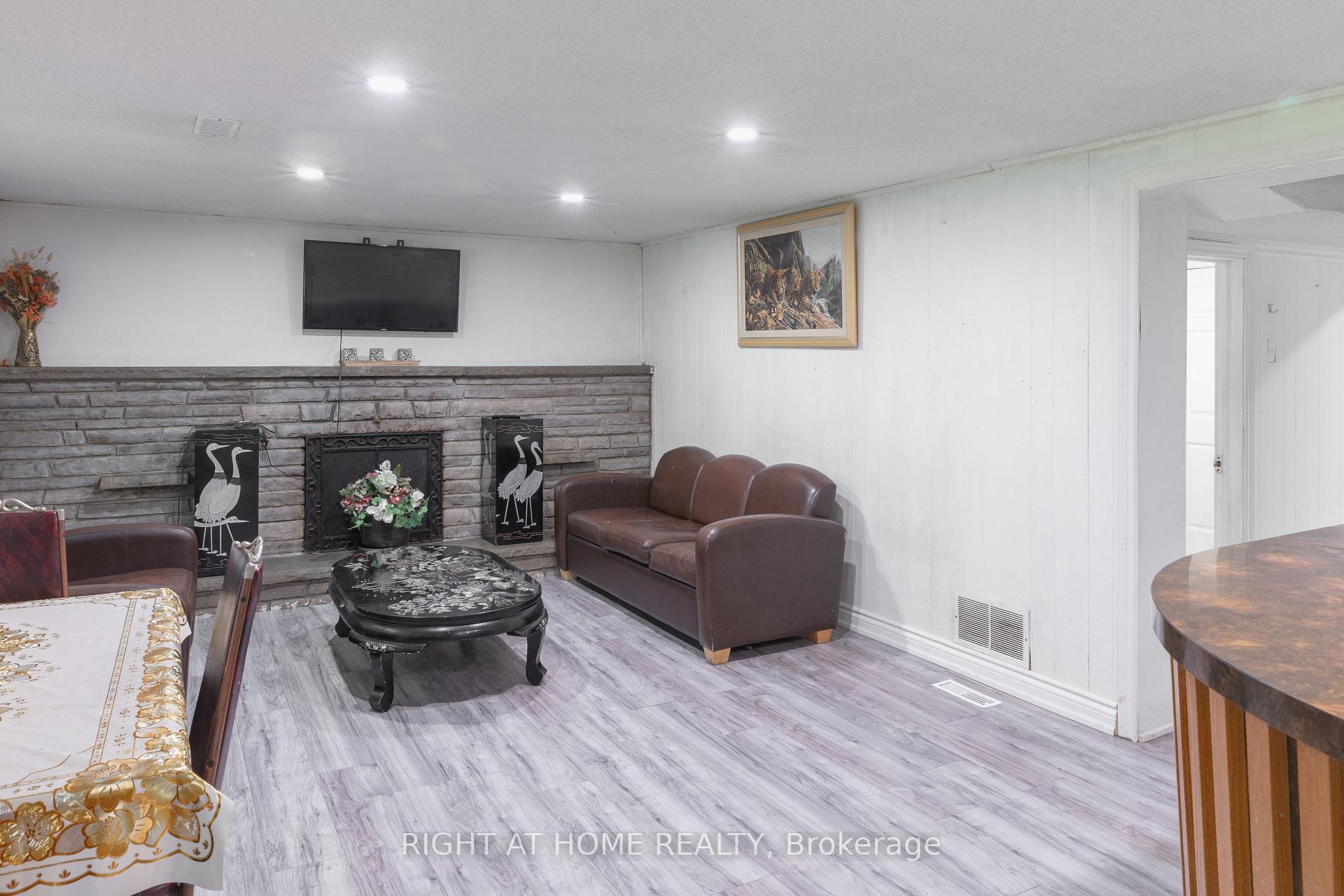 Photo 24 of 62 Iangrove Terrace, Scarborough, L'Amoreaux — HOMEH