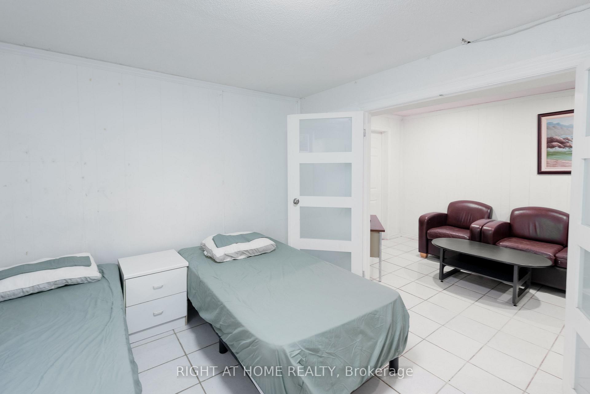 Photo 38 of 62 Iangrove Terrace, Scarborough, L'Amoreaux — HOMEH