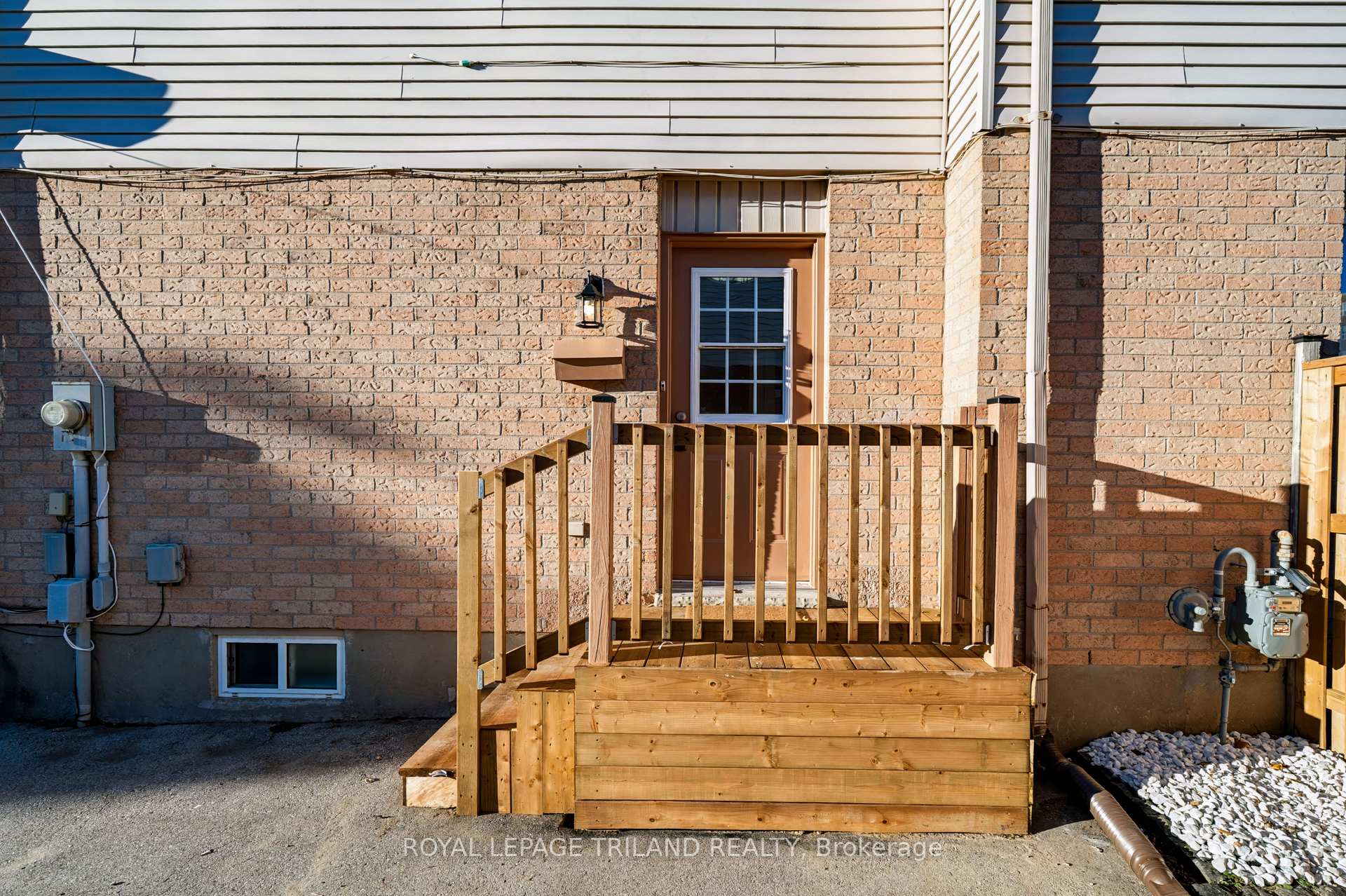 Photo 5 of 136 Golfdale Crescent, London, South Q — HOMEH