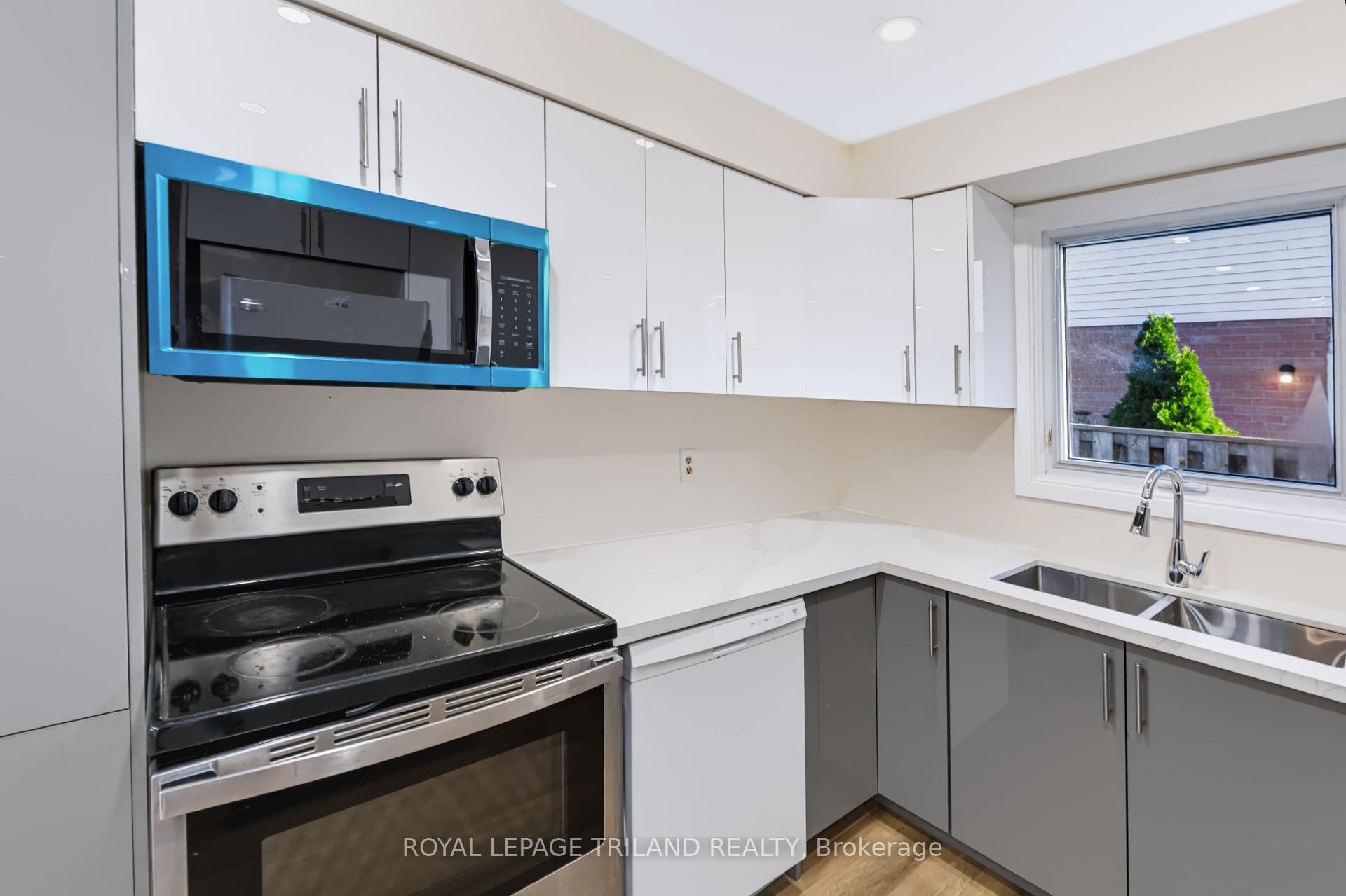 Photo 9 of 136 Golfdale Crescent, London, South Q — HOMEH
