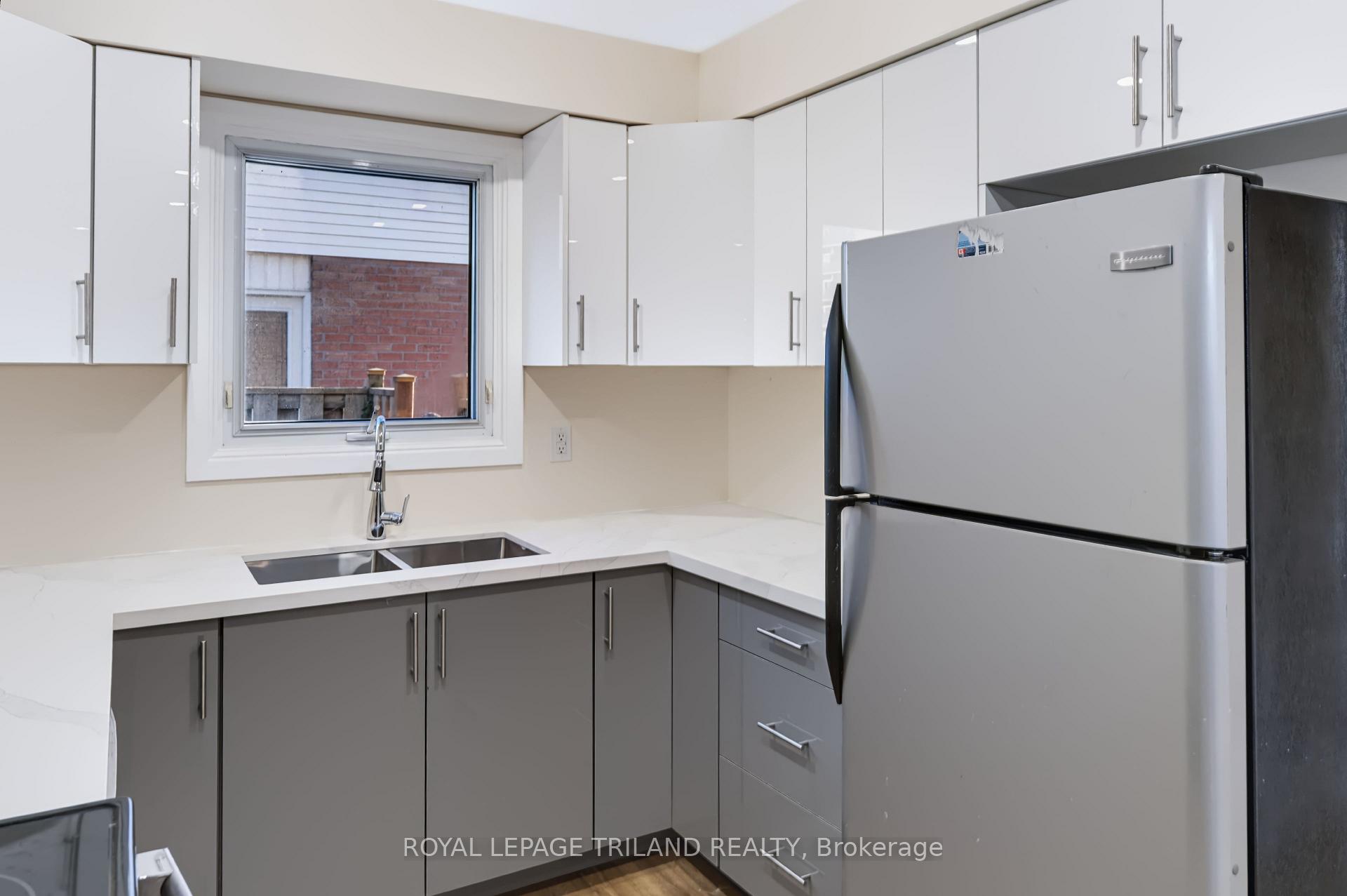Photo 13 of 136 Golfdale Crescent, London, South Q — HOMEH