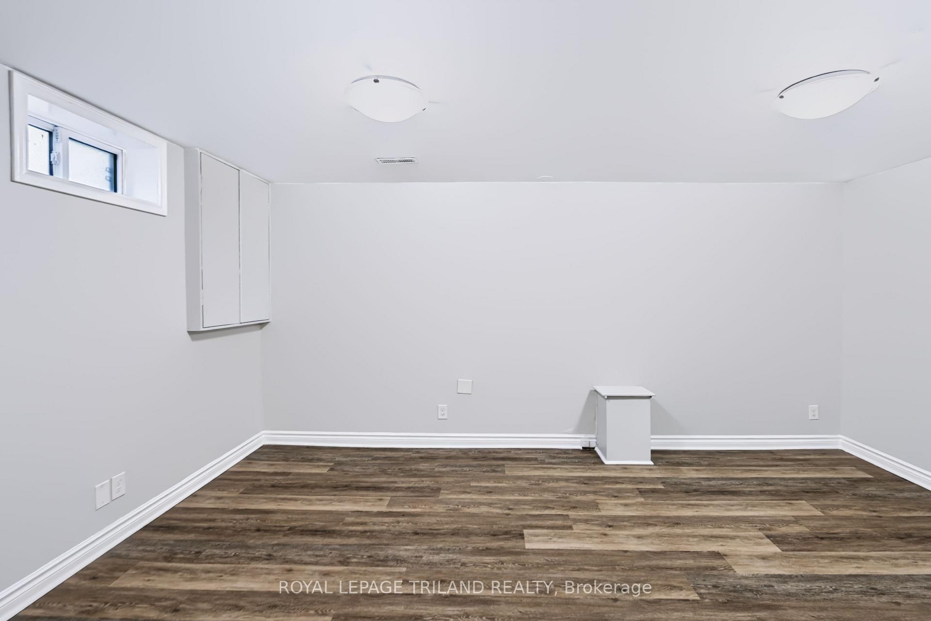 Photo 31 of 136 Golfdale Crescent, London, South Q — HOMEH