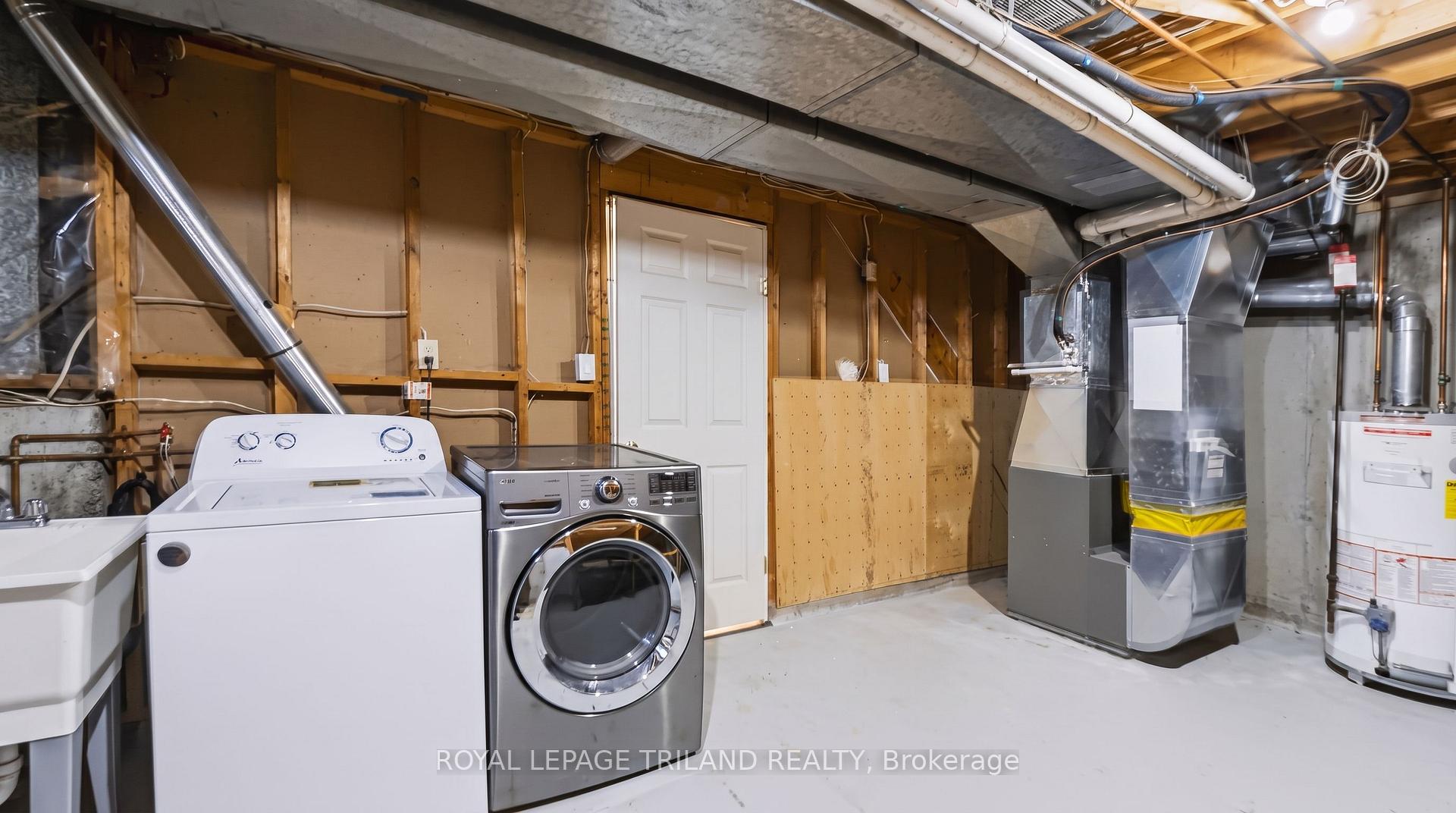 Photo 32 of 136 Golfdale Crescent, London, South Q — HOMEH