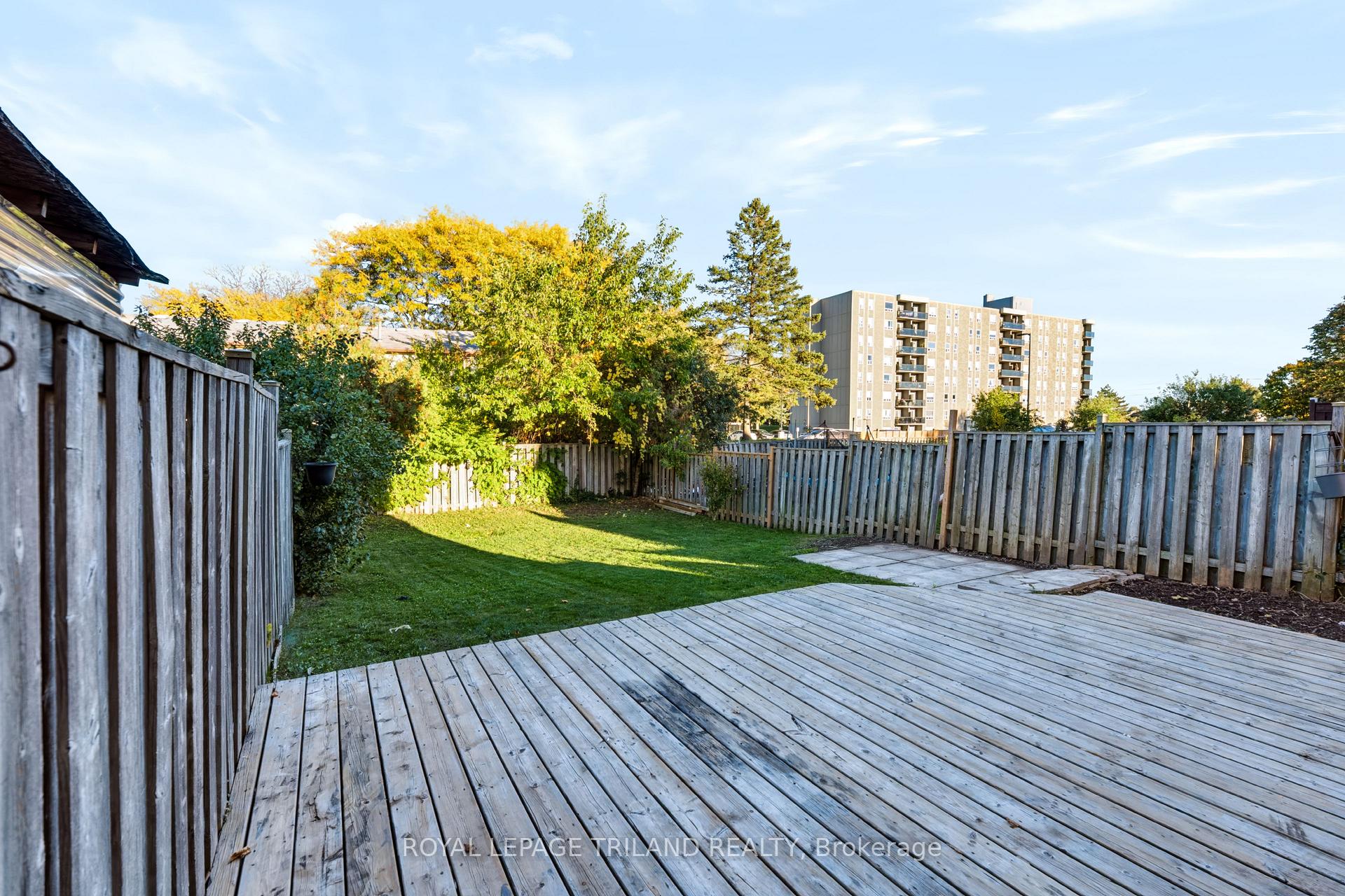 Photo 37 of 136 Golfdale Crescent, London, South Q — HOMEH