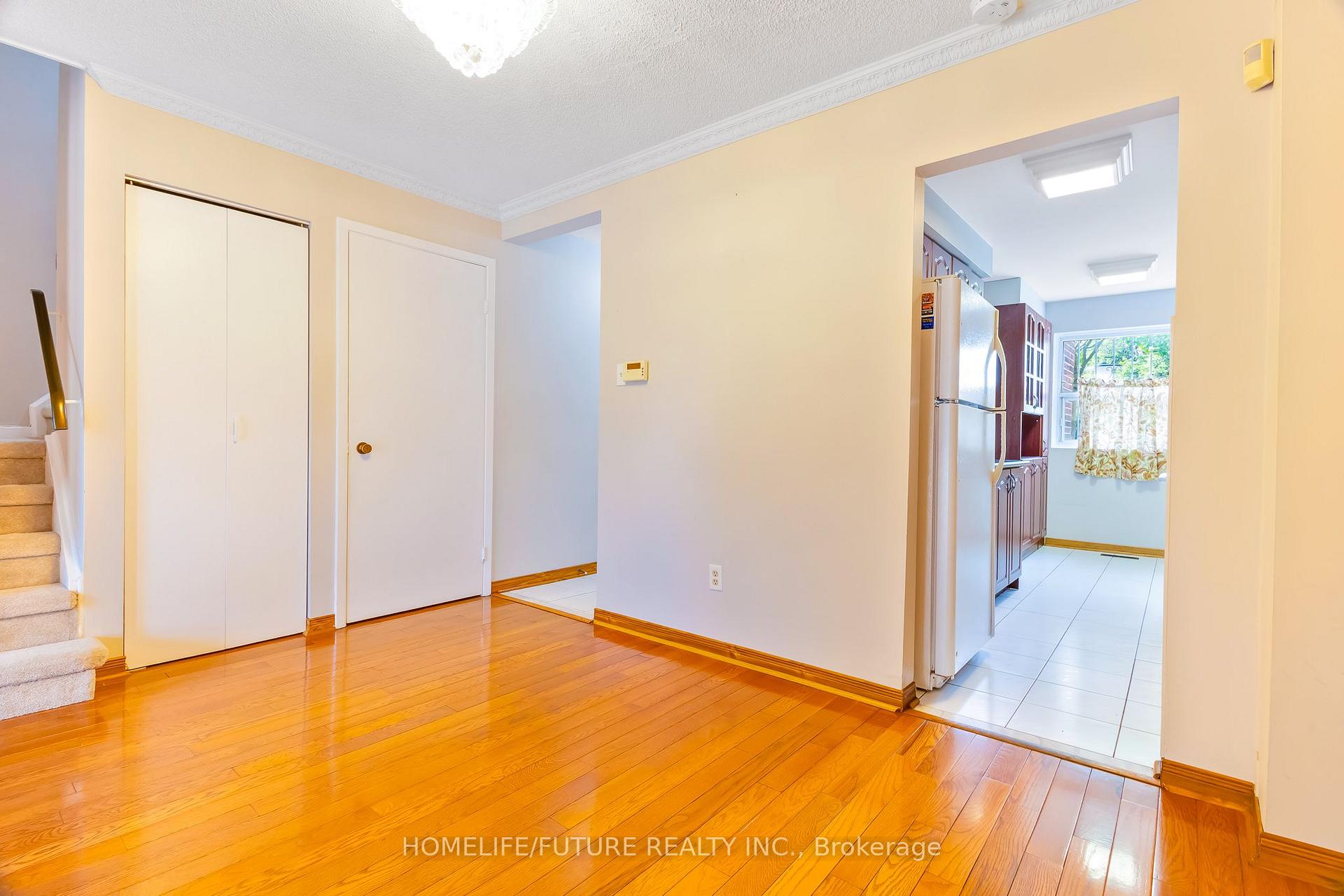 Photo 5 of Unit 174, 124 Dusay Place, Scarborough, L'Amoreaux — HOMEH