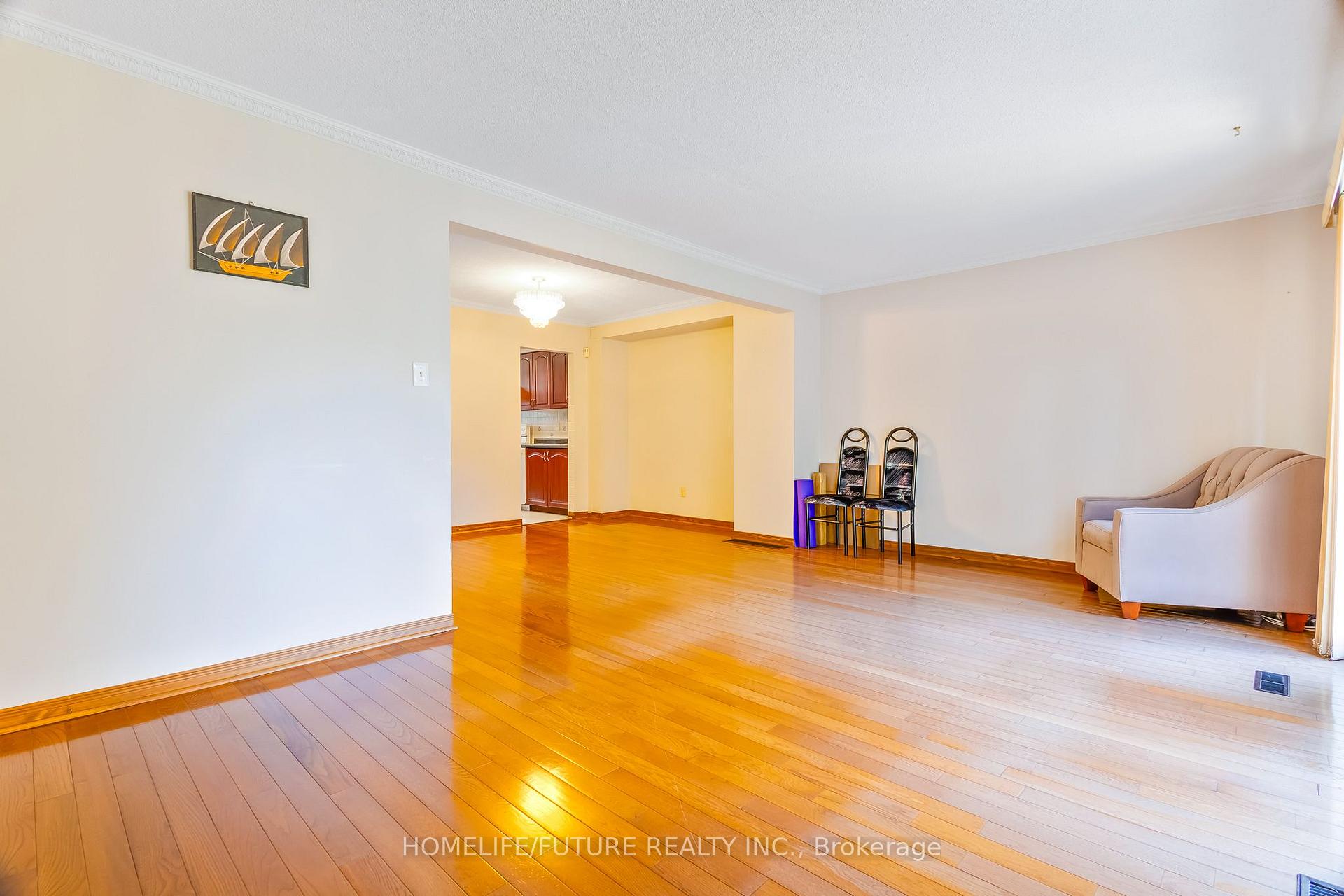 Photo 7 of Unit 174, 124 Dusay Place, Scarborough, L'Amoreaux — HOMEH