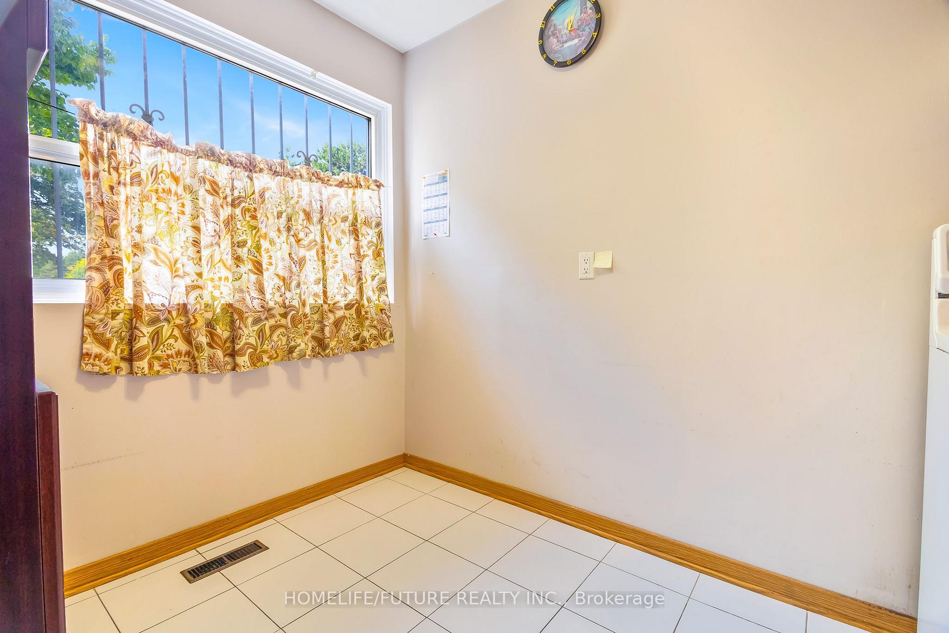 Photo 8 of Unit 174, 124 Dusay Place, Scarborough, L'Amoreaux — HOMEH