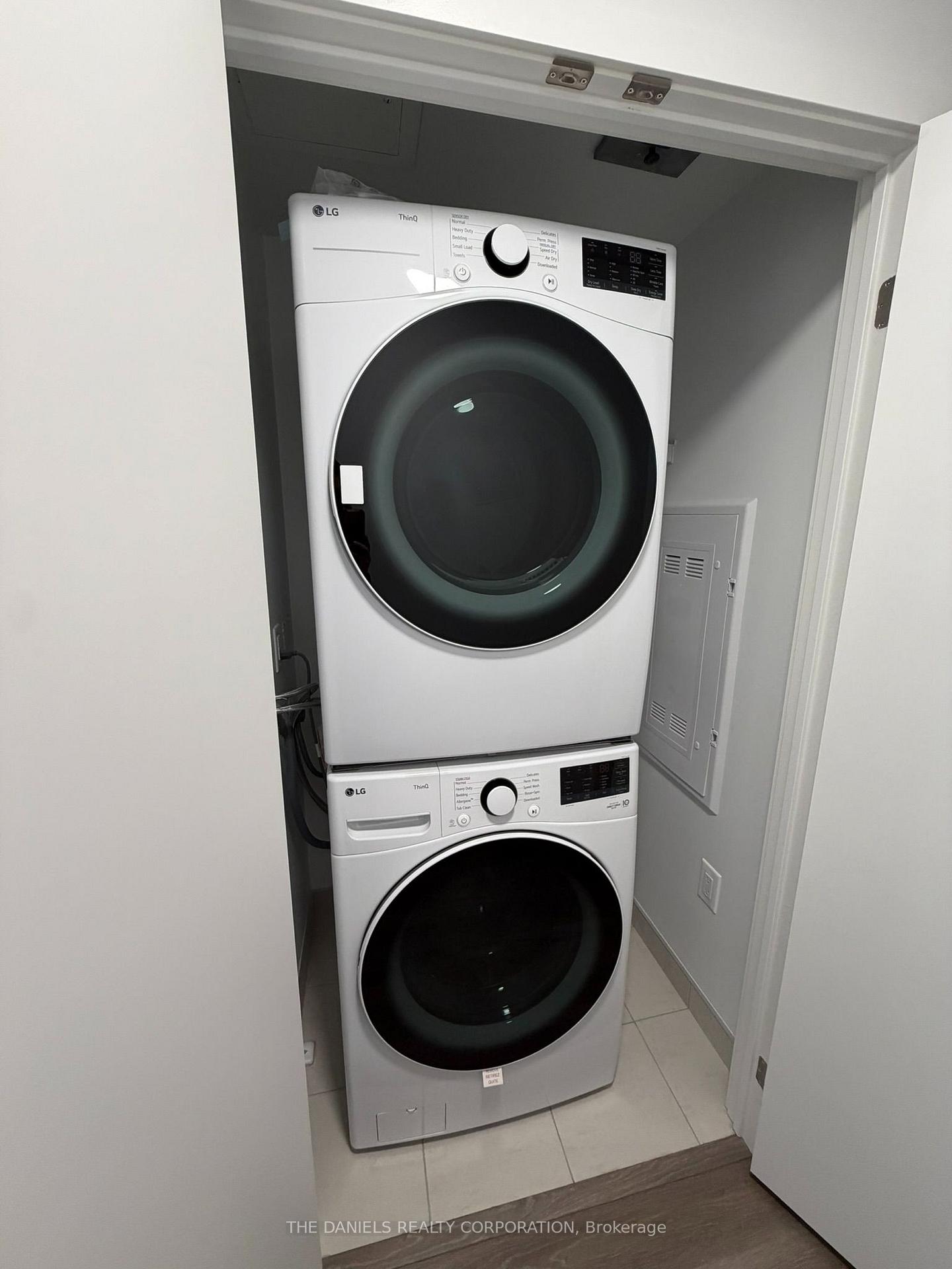 Photo 15 of Unit 4411, 395 Square One Drive, Mississauga, City Centre — HOMEH