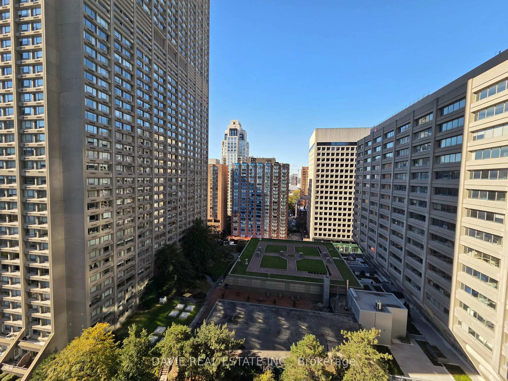 Photo 11 of Unit 1709, 35 Balmuto Street, Toronto, Bay Street Corridor — HOMEH