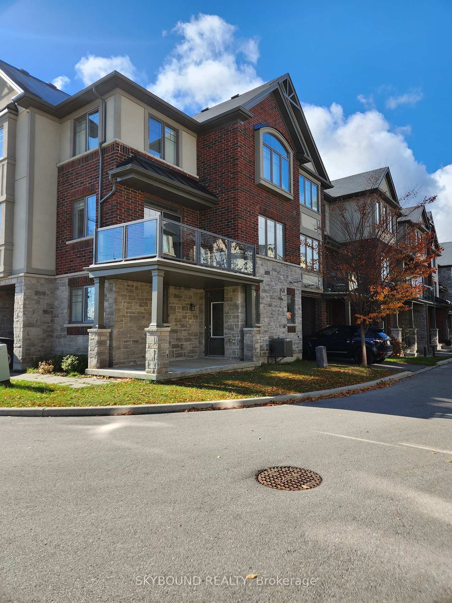 Photo 3 of Unit 60, 1169 Garner Road, Hamilton, Meadowlands — HOMEH