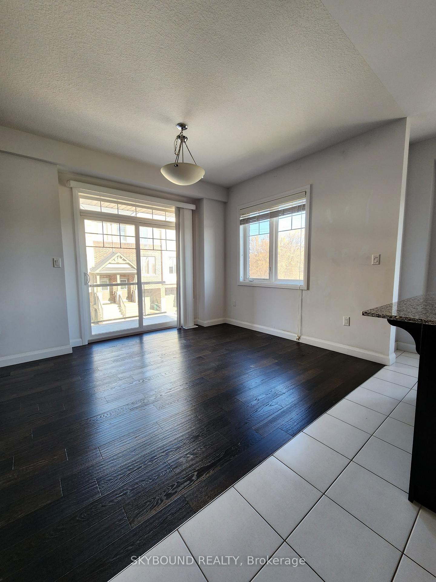 Photo 4 of Unit 60, 1169 Garner Road, Hamilton, Meadowlands — HOMEH