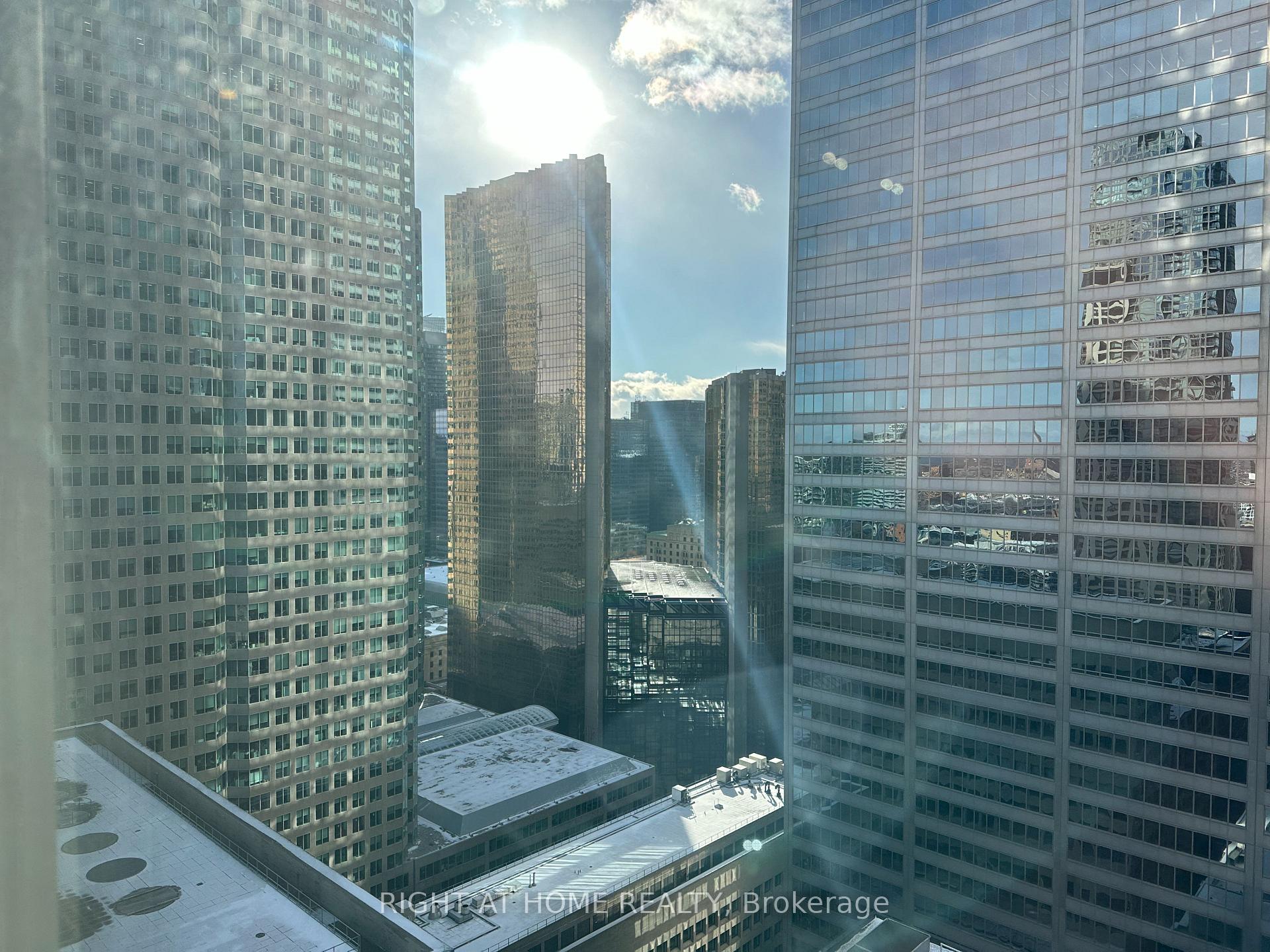 Photo 4 of Unit 2612, 1 King Street W, Toronto, Bay Street Corridor — HOMEH