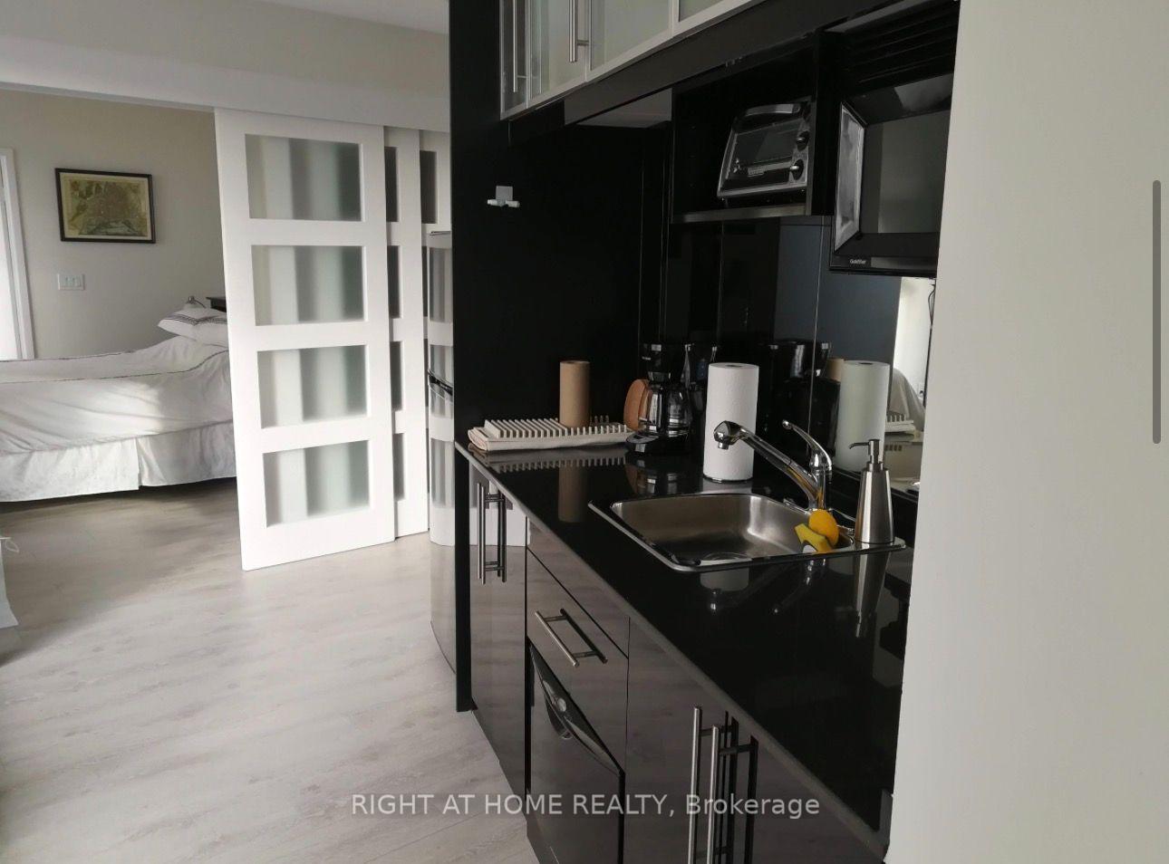Photo 8 of Unit 2612, 1 King Street W, Toronto, Bay Street Corridor — HOMEH