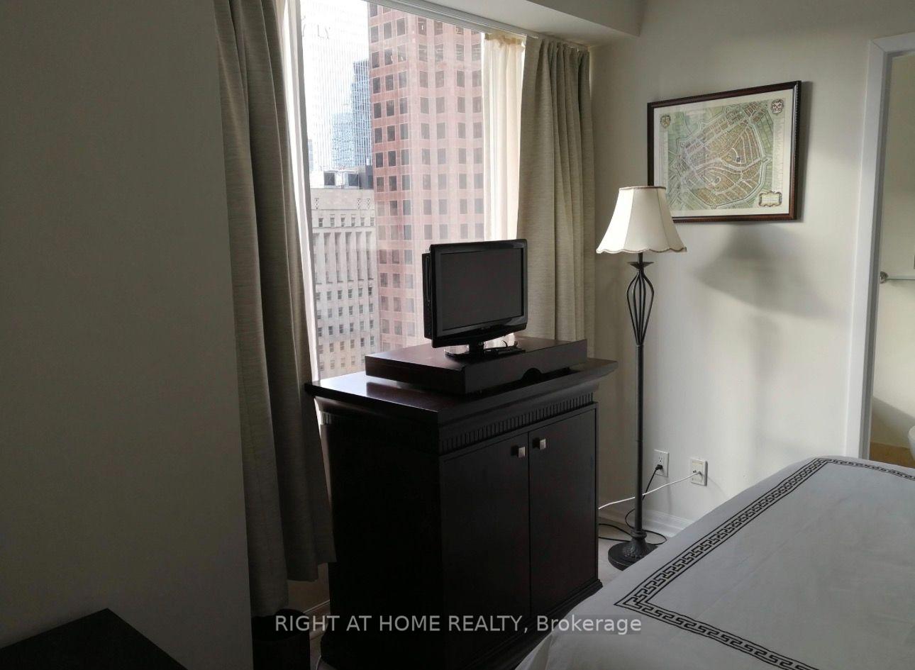 Photo 13 of Unit 2612, 1 King Street W, Toronto, Bay Street Corridor — HOMEH