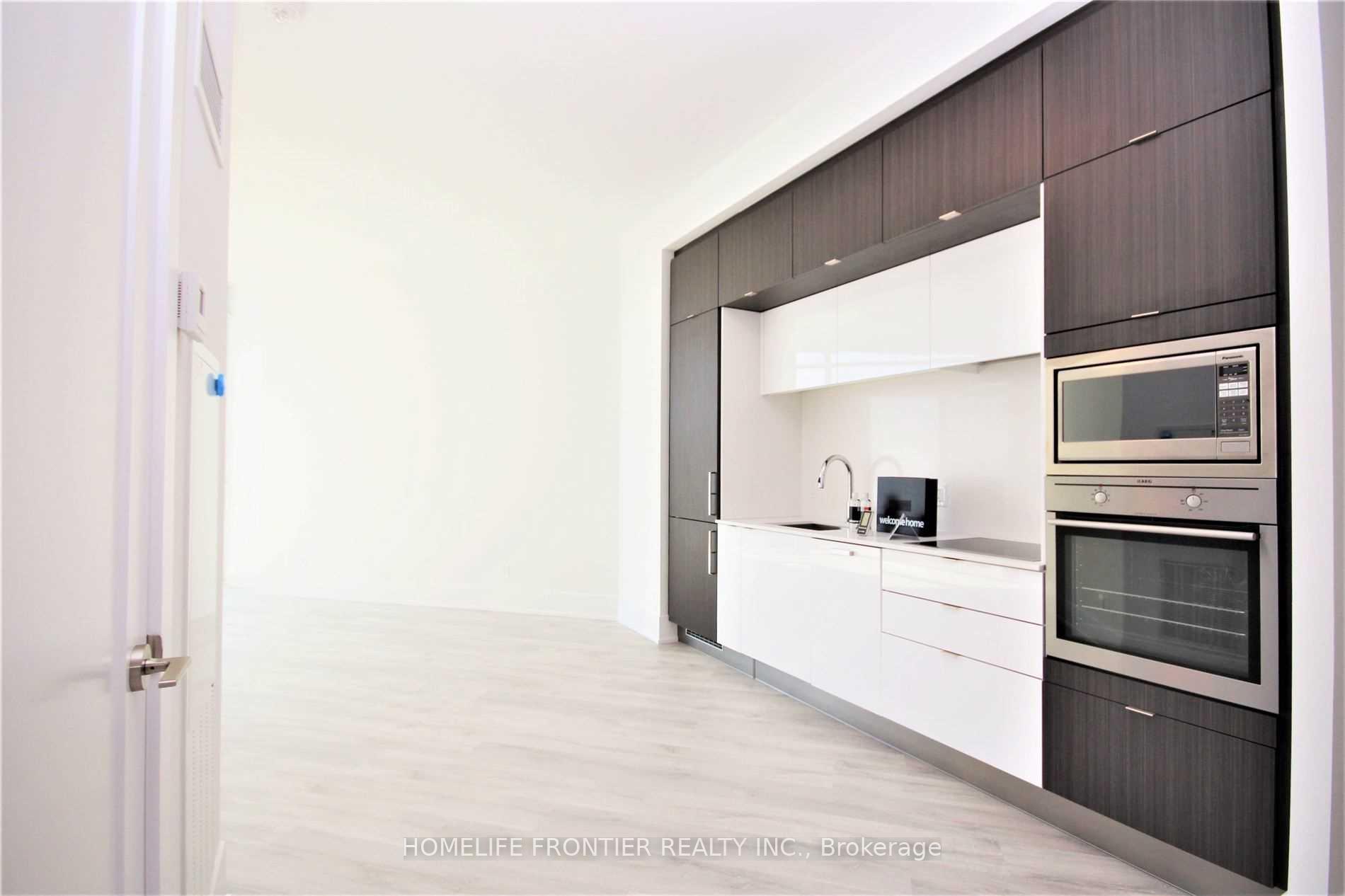 Photo 4 of Unit 912, 1 Edgewater Drive, Toronto, Waterfront Communities — HOMEH