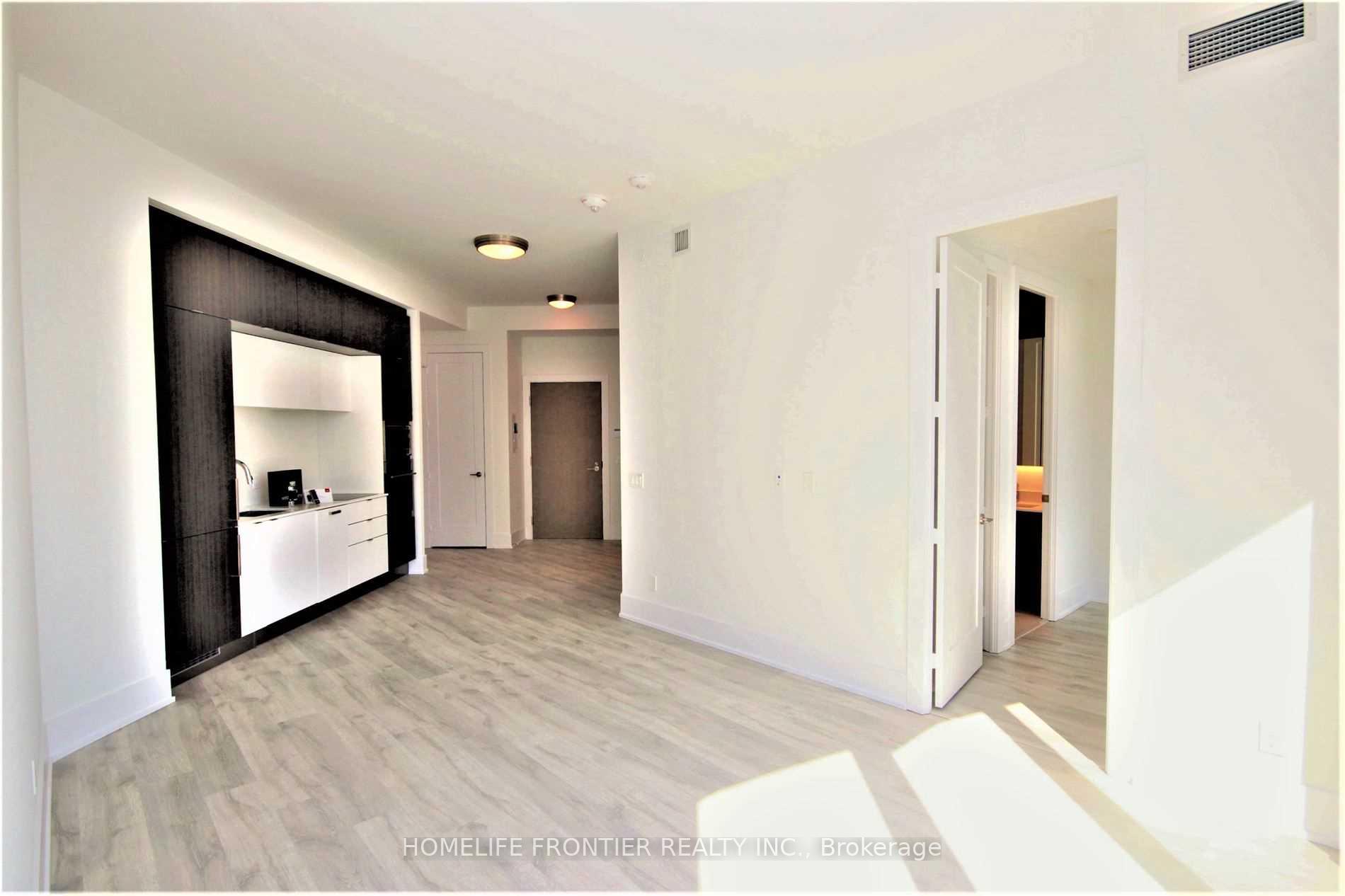 Photo 8 of Unit 912, 1 Edgewater Drive, Toronto, Waterfront Communities — HOMEH