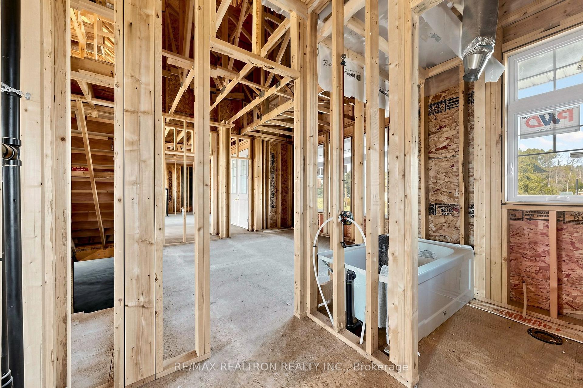 Photo 8 of 4 Bay Vista Gate, Quinte West, Murray Ward — HOMEH