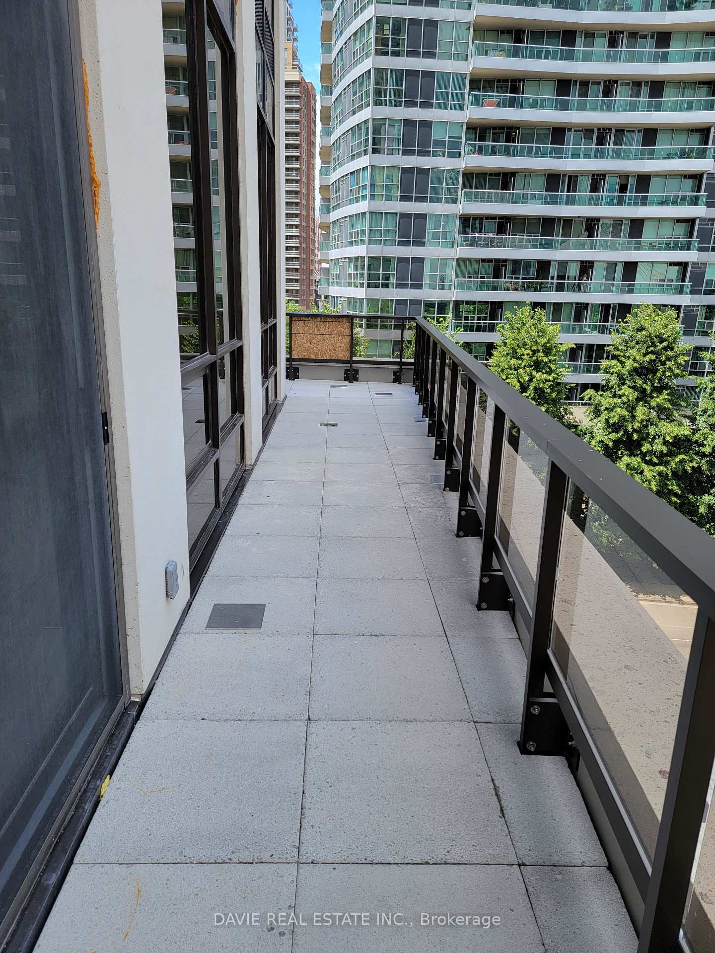 Photo 2 of Unit 401, 30 Elm Drive W, Mississauga, Fairview — HOMEH