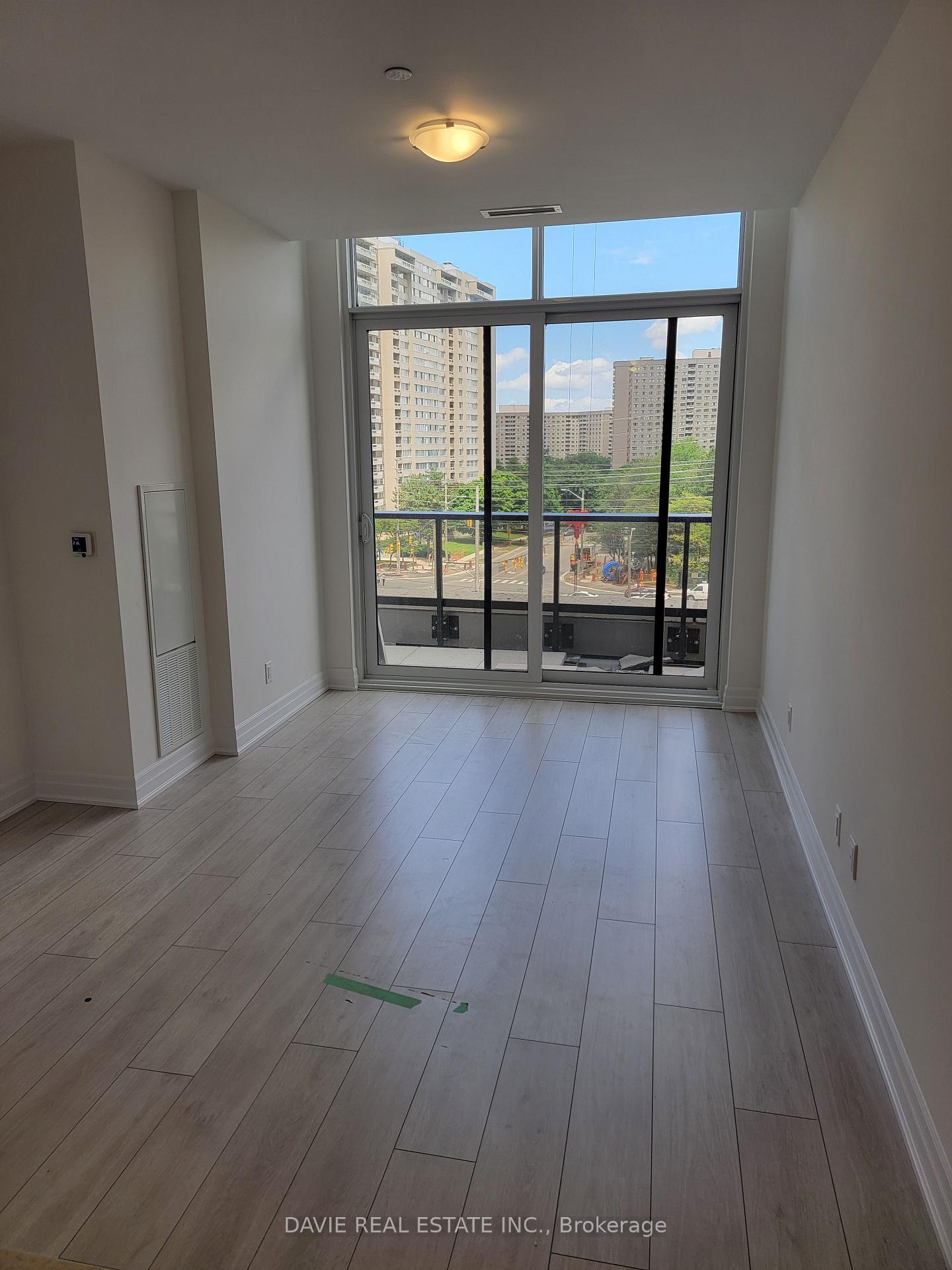 Photo 3 of Unit 401, 30 Elm Drive W, Mississauga, Fairview — HOMEH