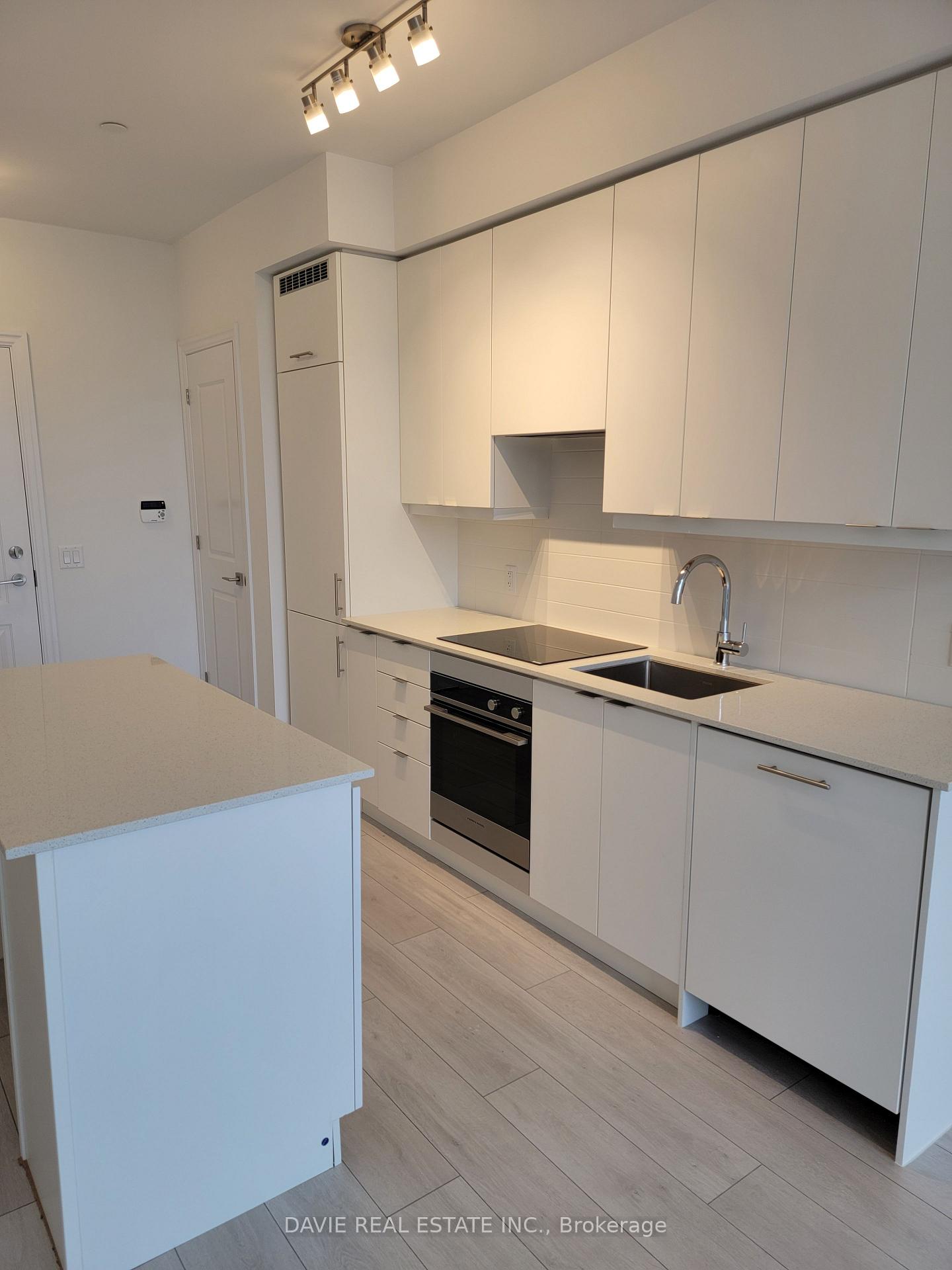 Photo 4 of Unit 401, 30 Elm Drive W, Mississauga, Fairview — HOMEH