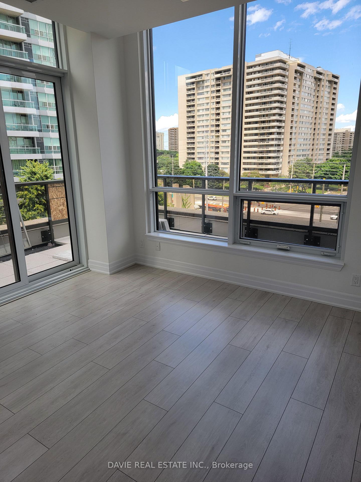 Photo 6 of Unit 401, 30 Elm Drive W, Mississauga, Fairview — HOMEH