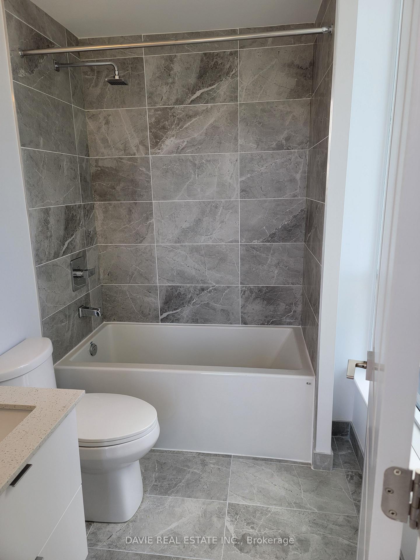 Photo 7 of Unit 401, 30 Elm Drive W, Mississauga, Fairview — HOMEH