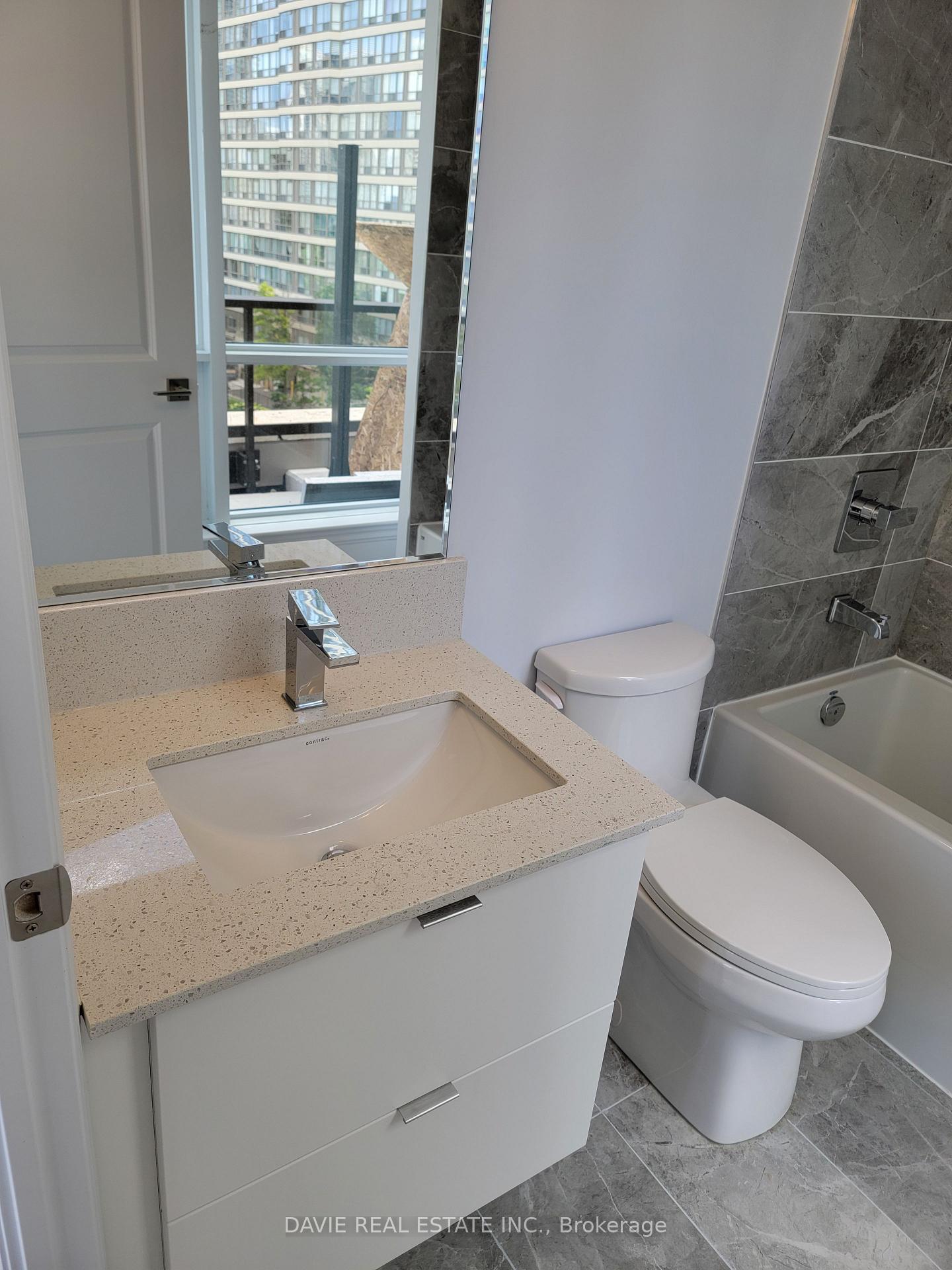 Photo 8 of Unit 401, 30 Elm Drive W, Mississauga, Fairview — HOMEH