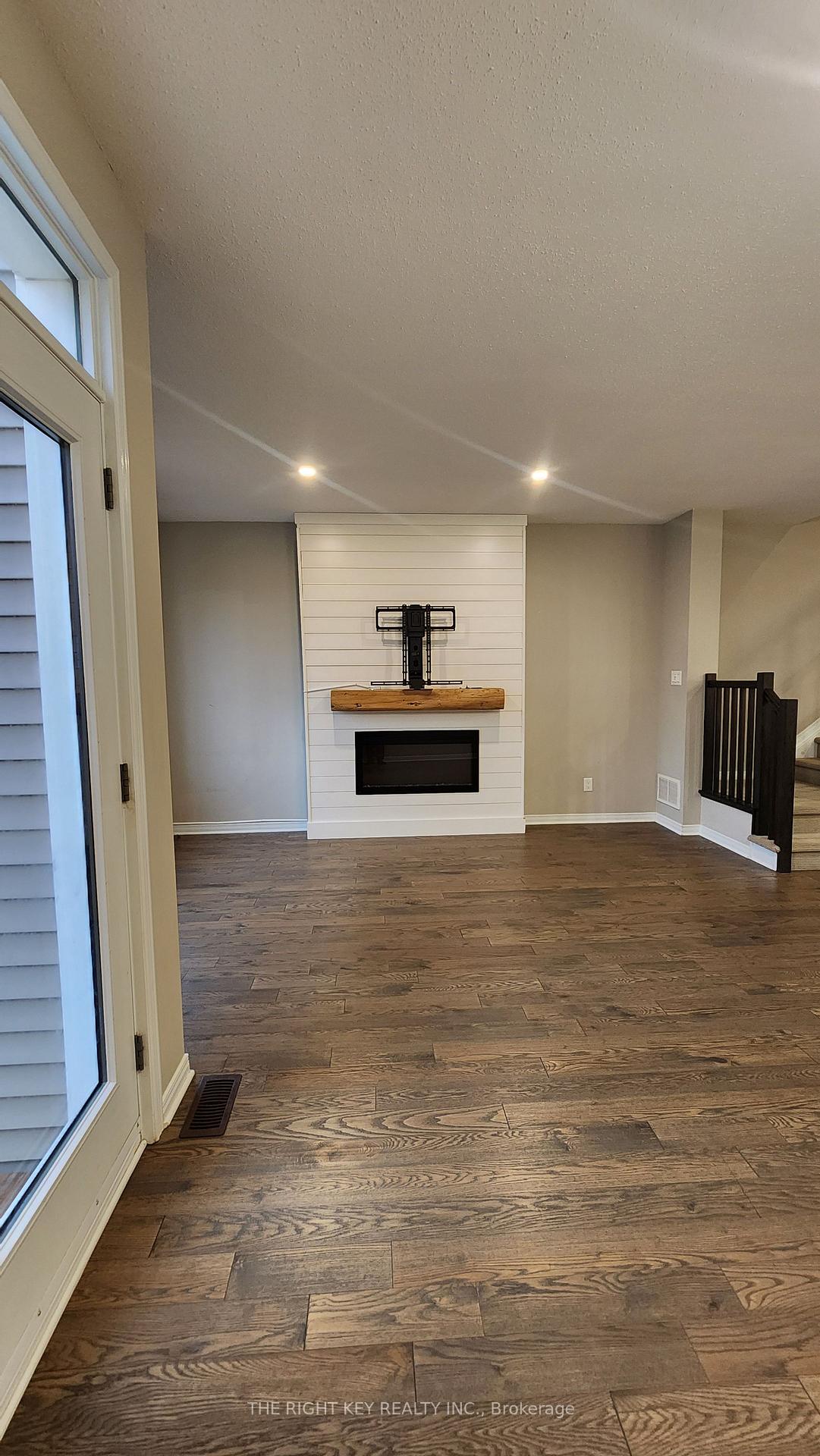 Photo 4 of 126 Riddell Street, Carleton Place, Carleton Place — HOMEH