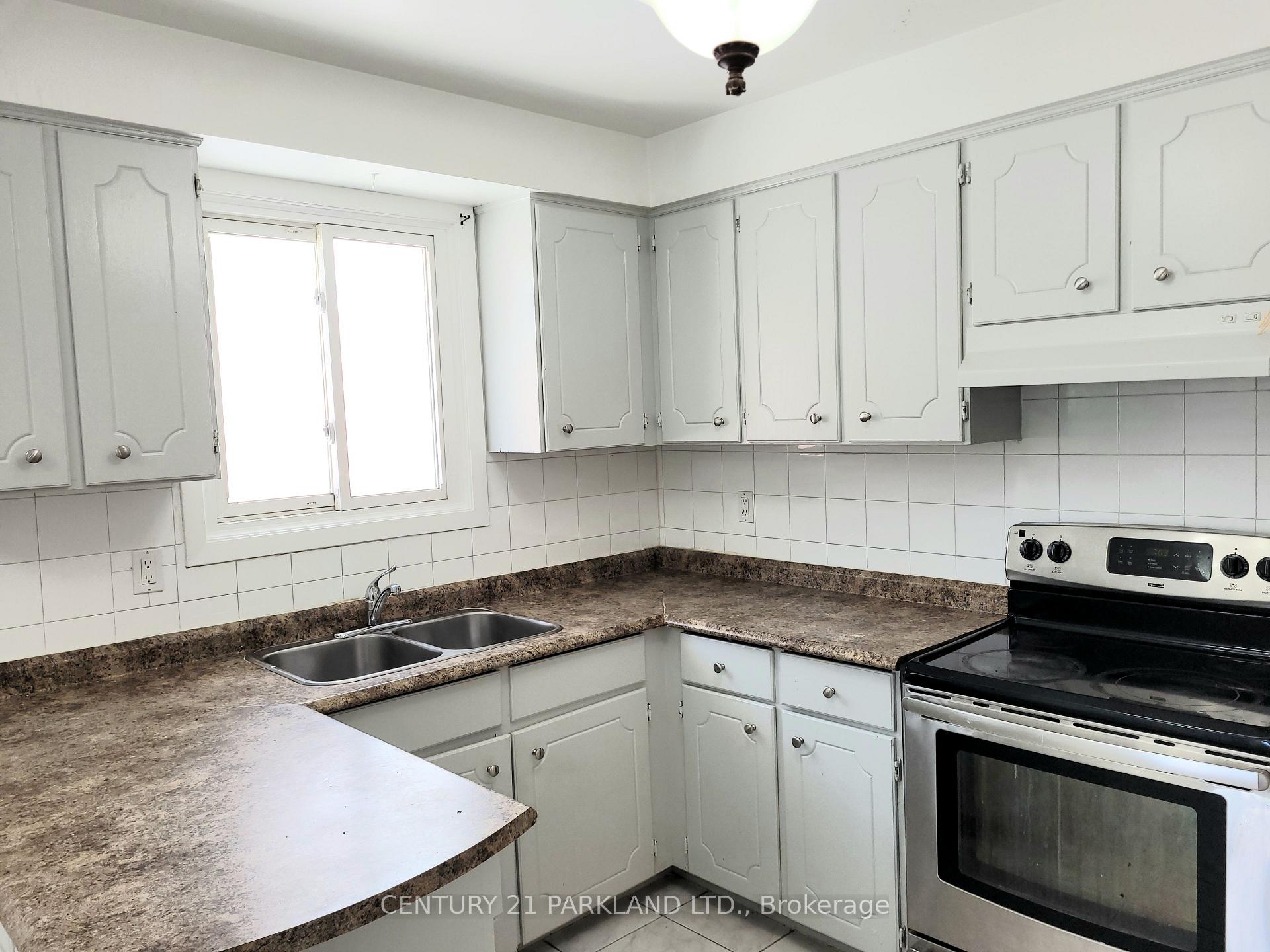 Photo 6 of 13 Tolton Drive, Brampton, Brampton North — HOMEH
