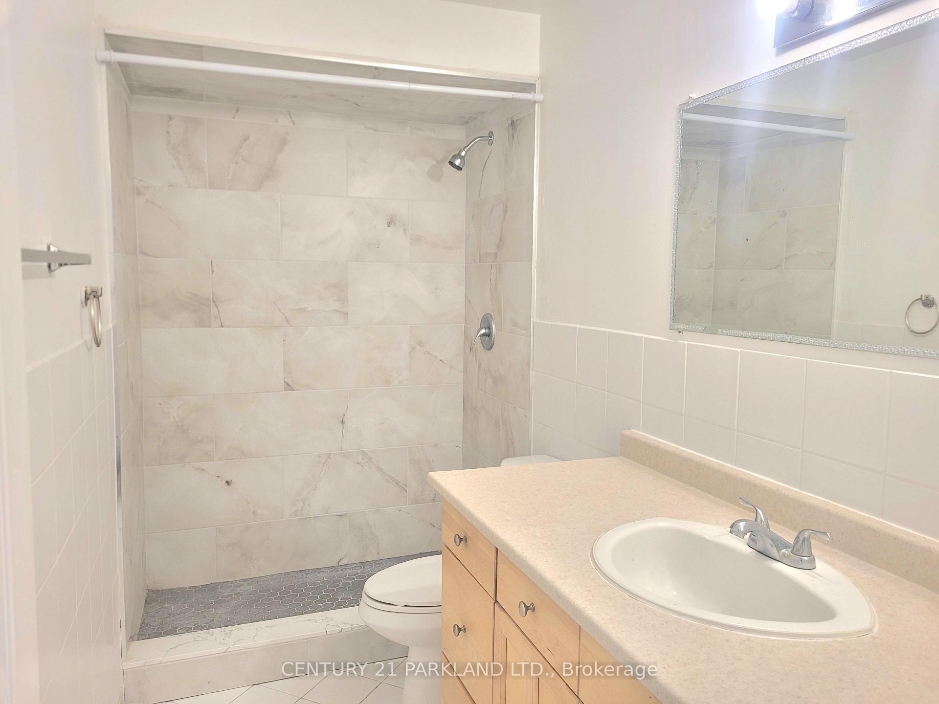 Photo 15 of 13 Tolton Drive, Brampton, Brampton North — HOMEH