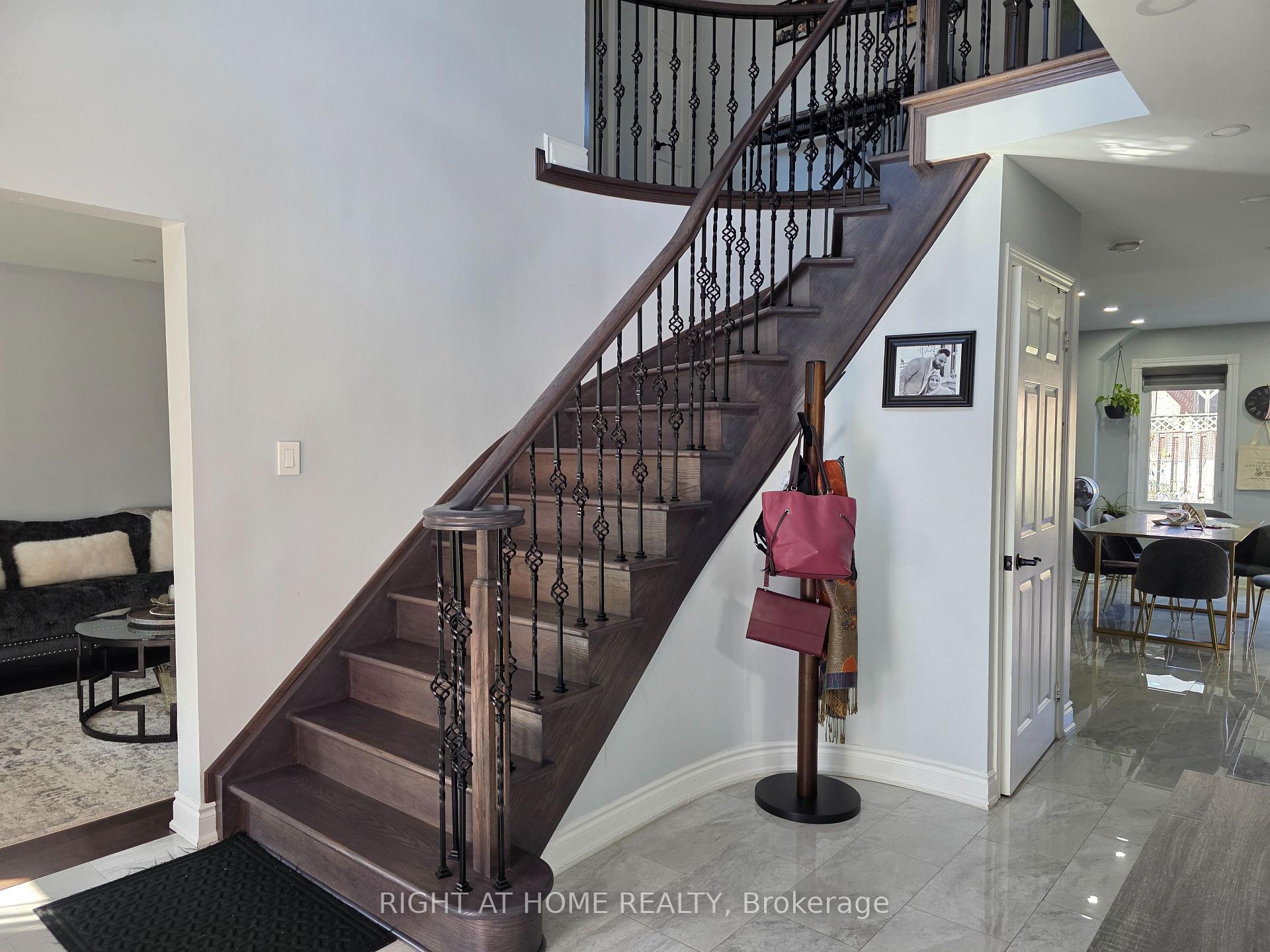 Photo 4 of 16 Griffiths Drive, Ajax, Central West — HOMEH