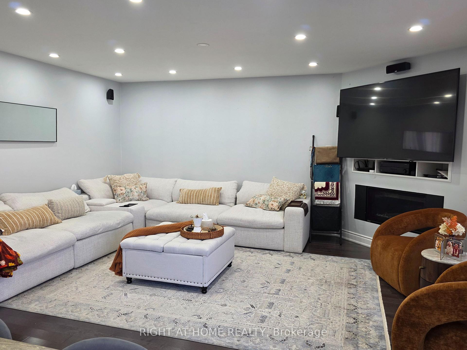 Photo 8 of 16 Griffiths Drive, Ajax, Central West — HOMEH