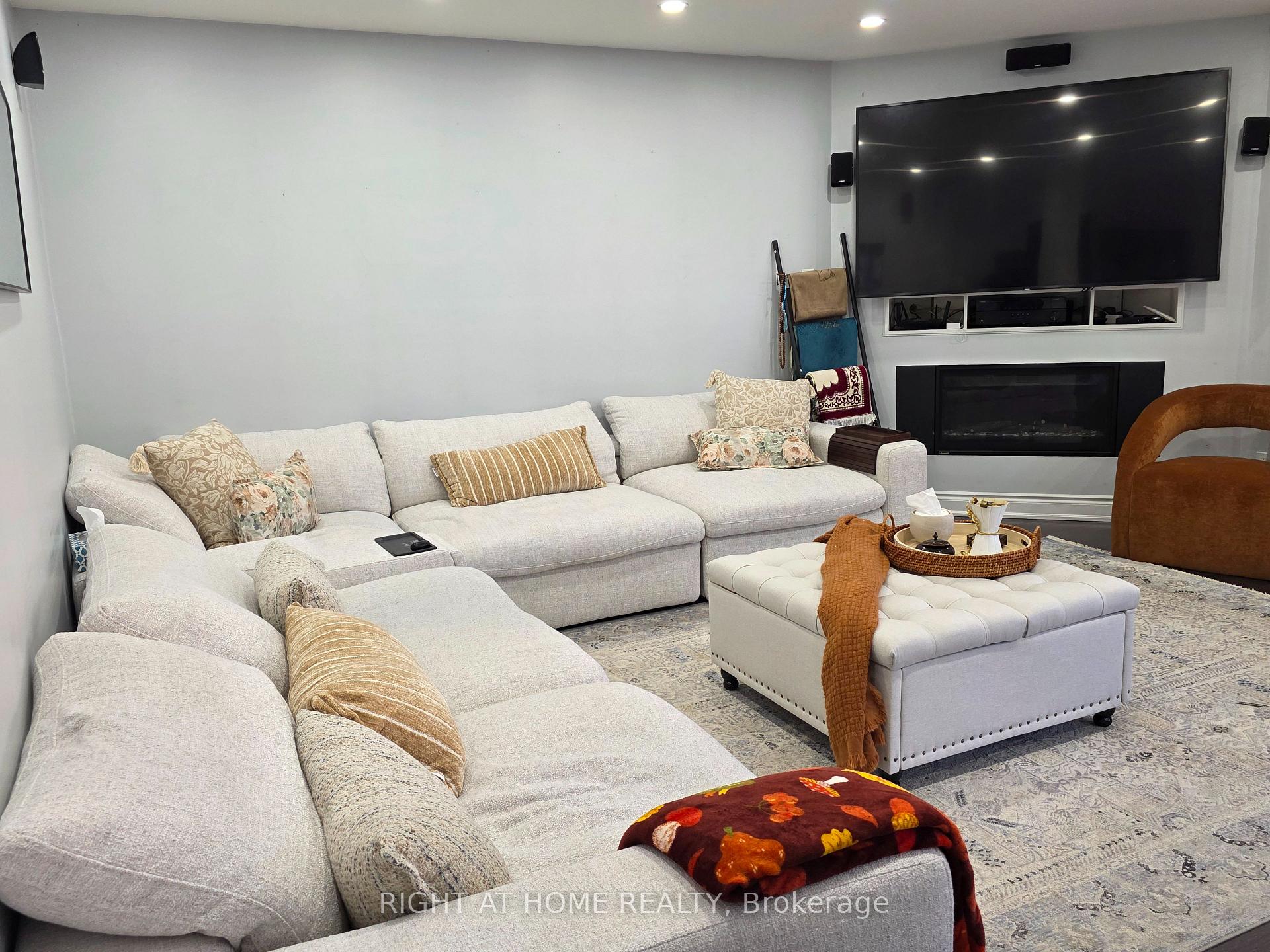Photo 9 of 16 Griffiths Drive, Ajax, Central West — HOMEH