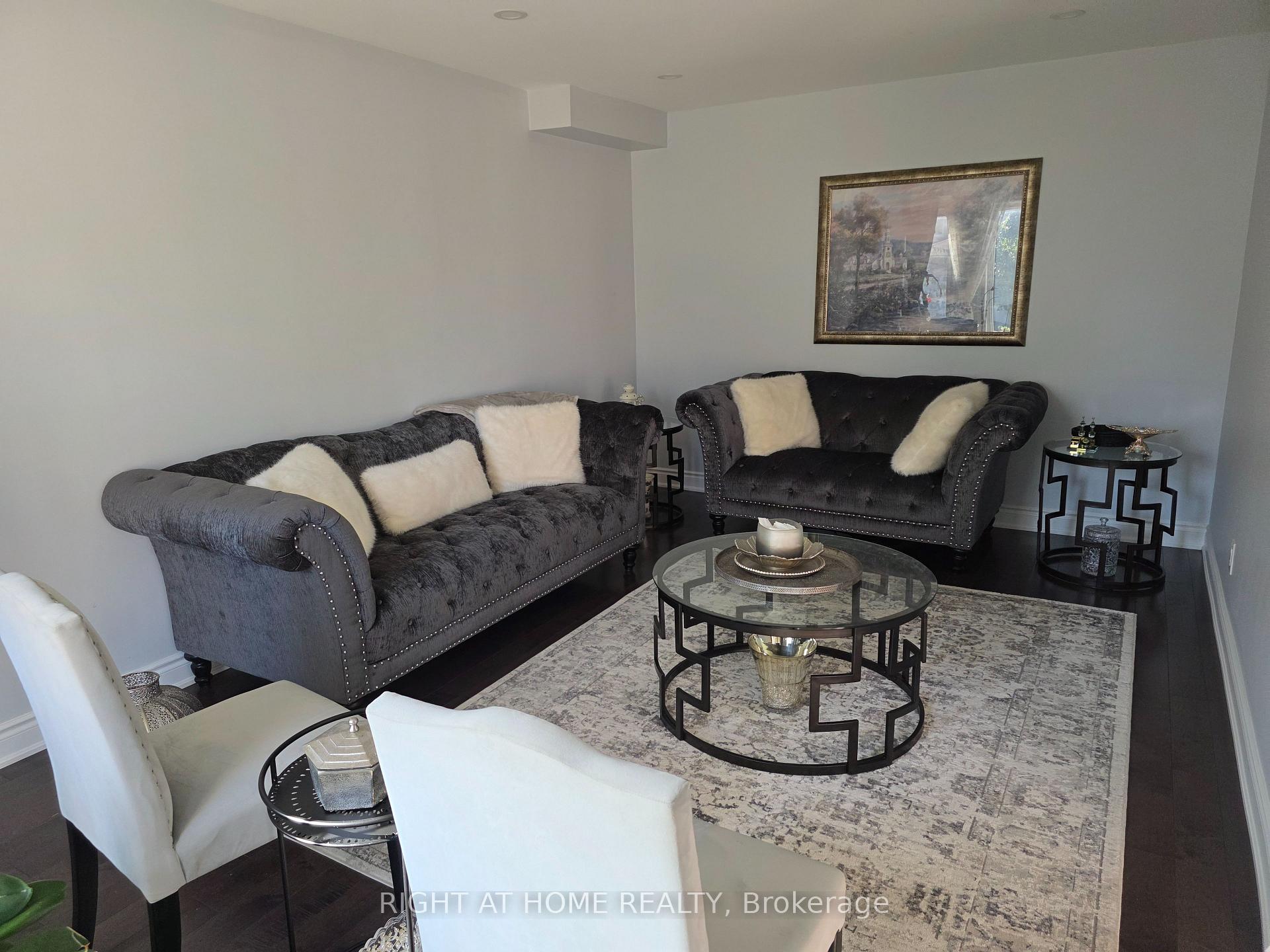 Photo 11 of 16 Griffiths Drive, Ajax, Central West — HOMEH