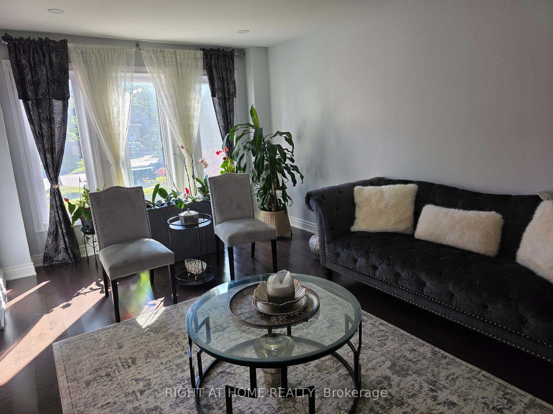 Photo 12 of 16 Griffiths Drive, Ajax, Central West — HOMEH