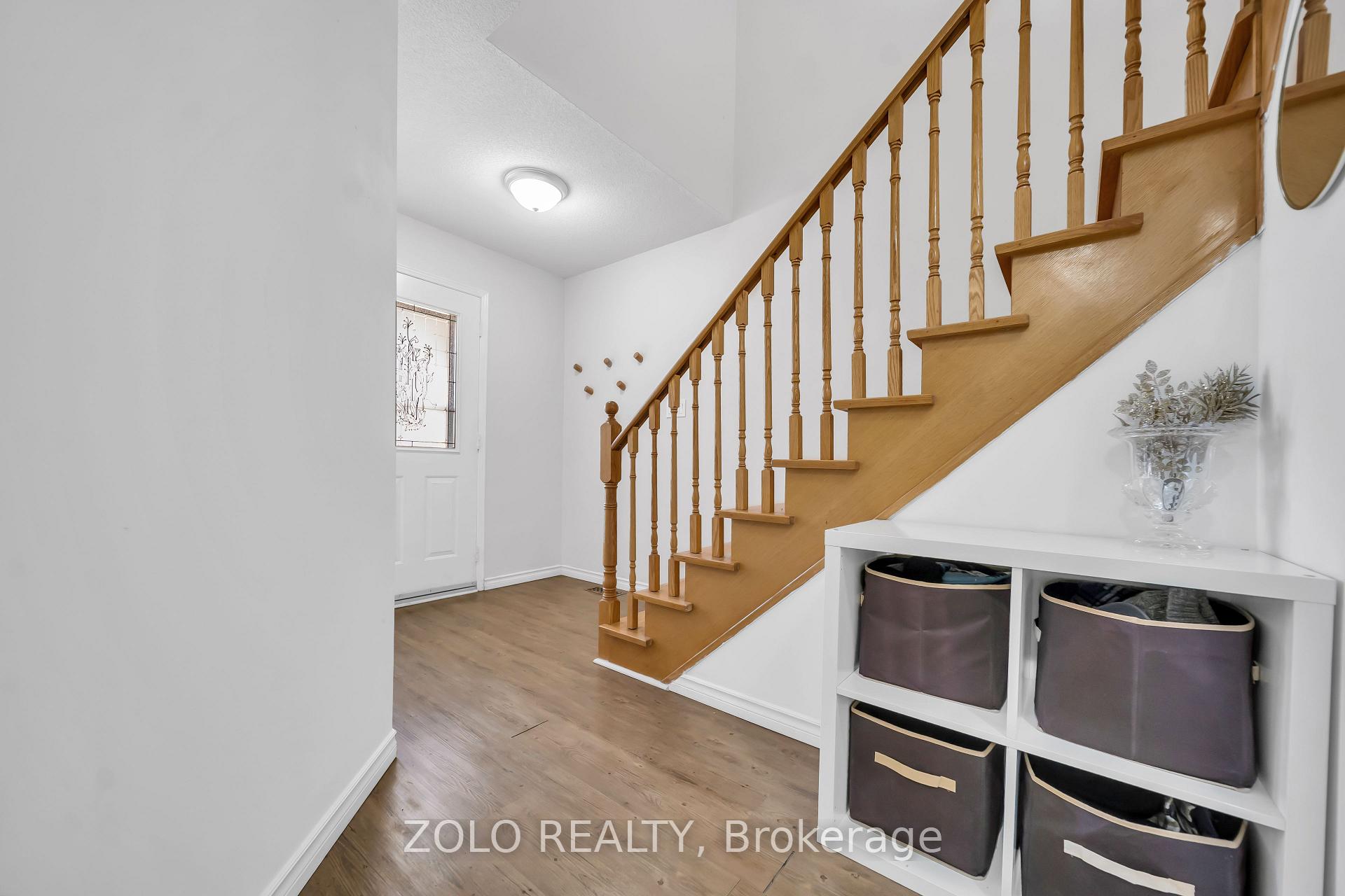 Photo 8 of 215 Park Drive, Whitchurch-Stouffville, Stouffville — HOMEH