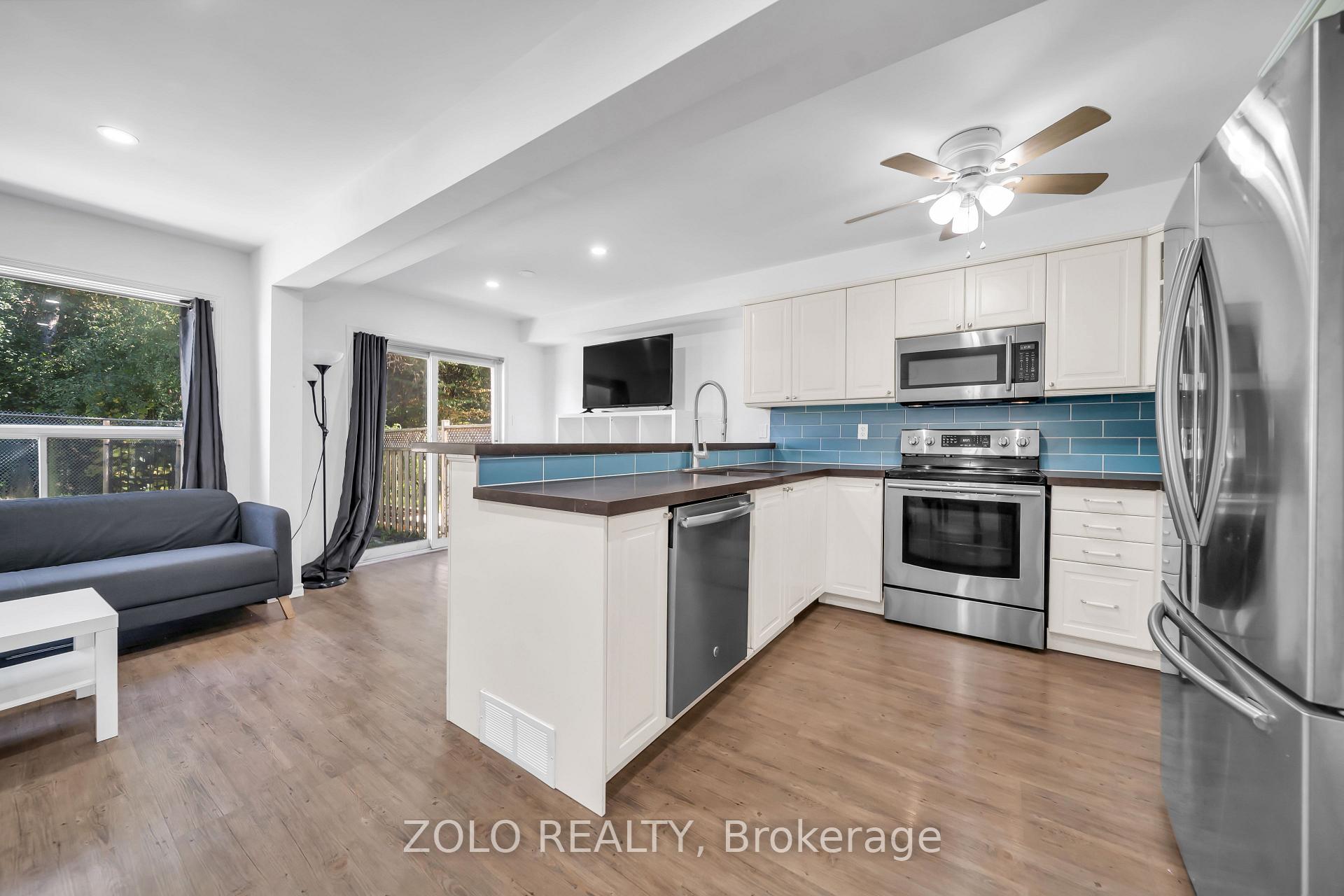 Photo 15 of 215 Park Drive, Whitchurch-Stouffville, Stouffville — HOMEH