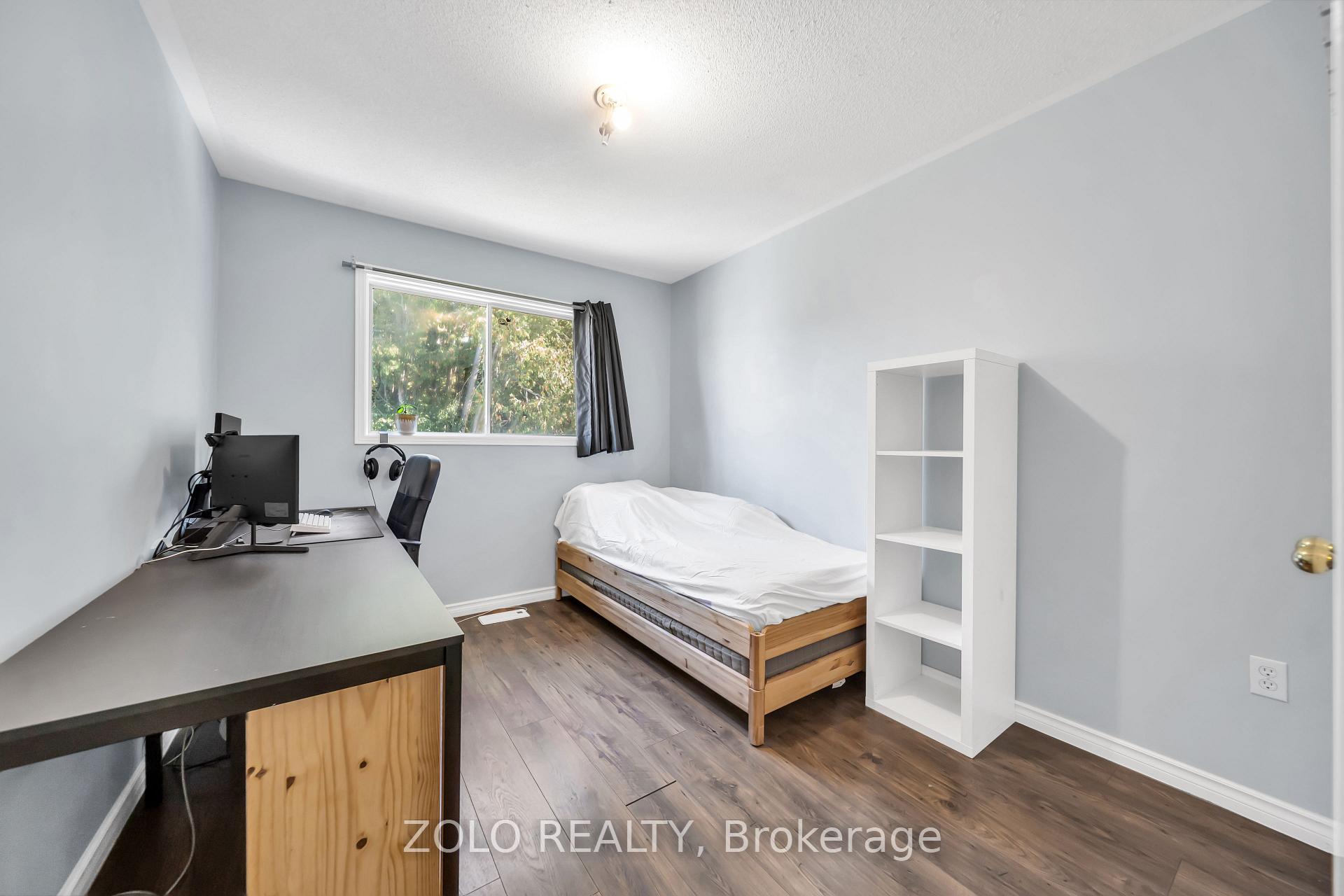 Photo 23 of 215 Park Drive, Whitchurch-Stouffville, Stouffville — HOMEH