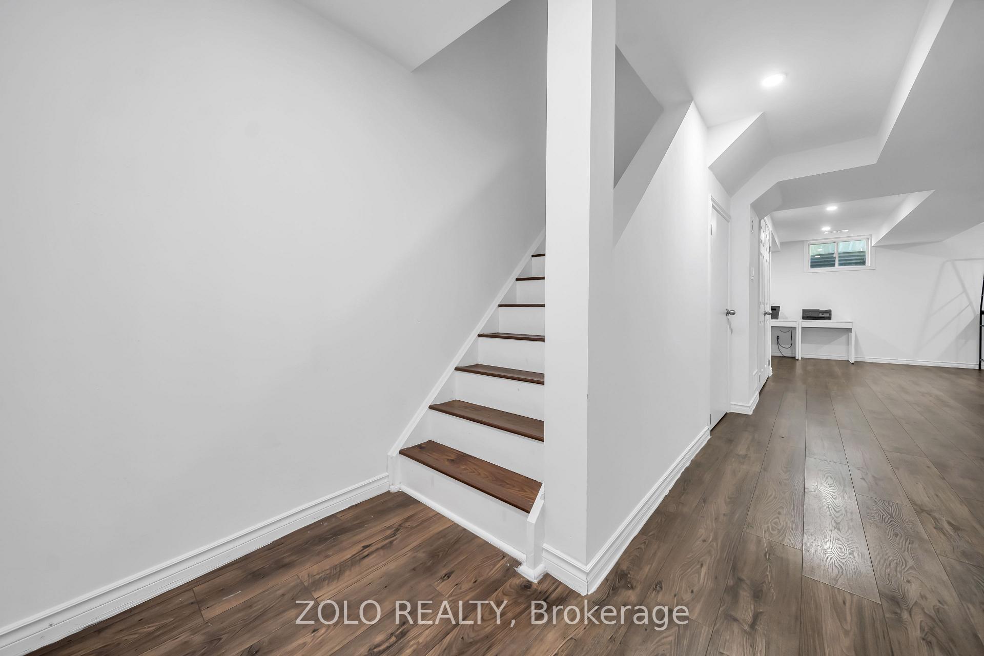Photo 26 of 215 Park Drive, Whitchurch-Stouffville, Stouffville — HOMEH