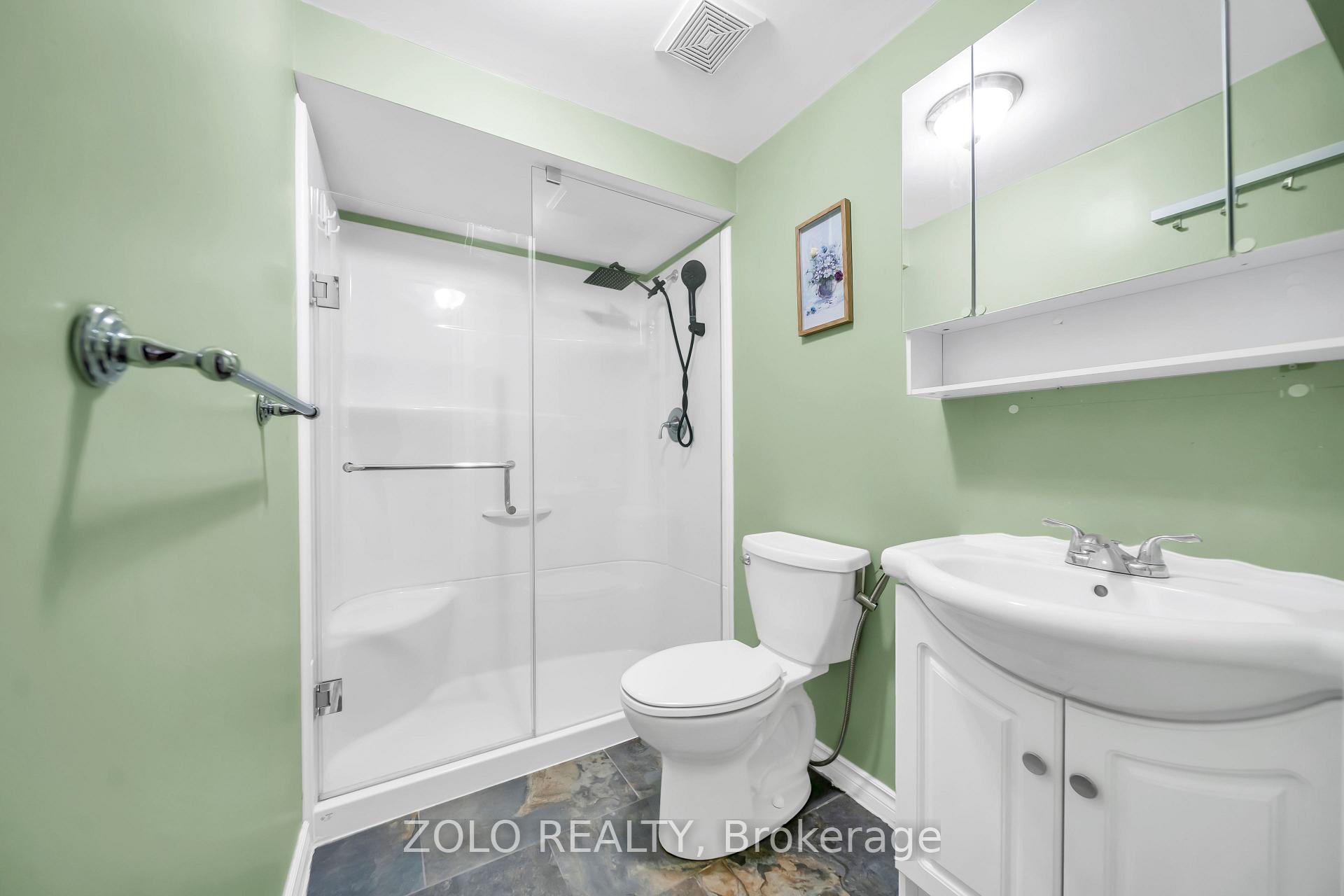 Photo 28 of 215 Park Drive, Whitchurch-Stouffville, Stouffville — HOMEH