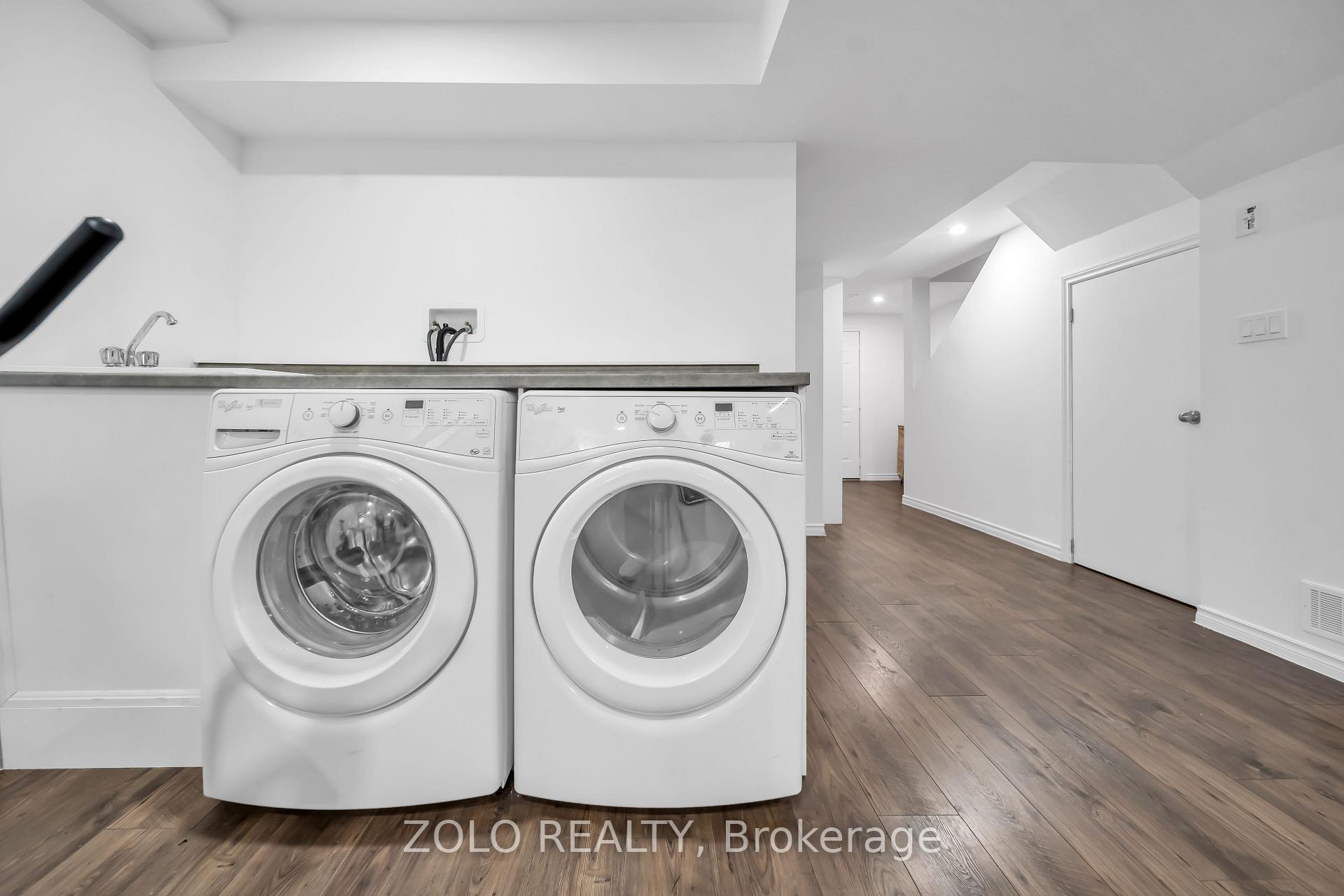 Photo 33 of 215 Park Drive, Whitchurch-Stouffville, Stouffville — HOMEH