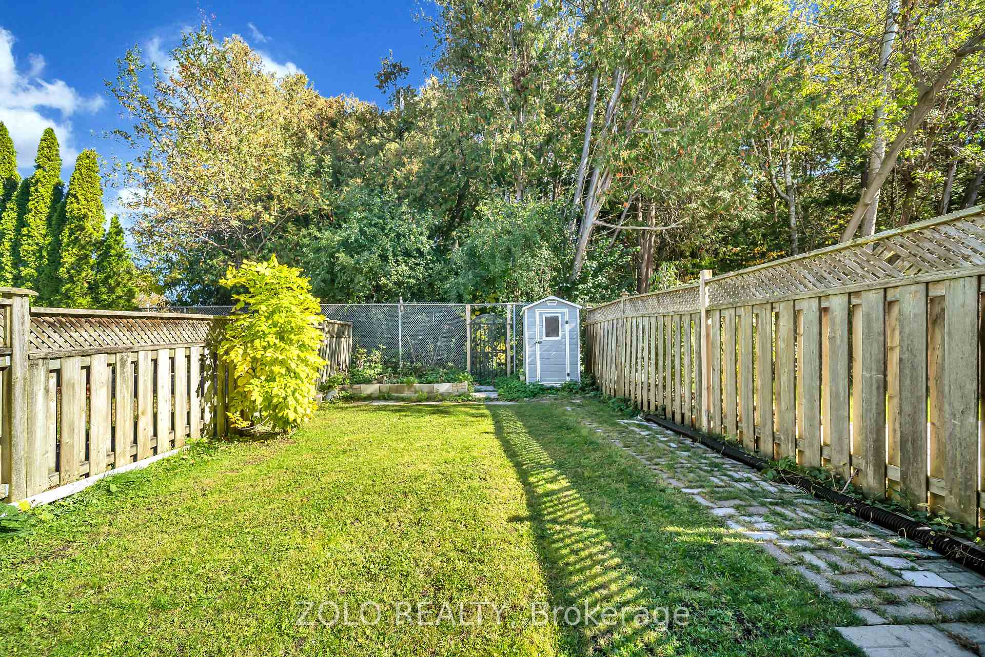 Photo 35 of 215 Park Drive, Whitchurch-Stouffville, Stouffville — HOMEH