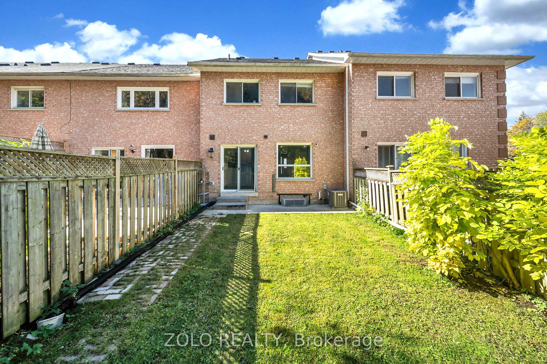 Photo 36 of 215 Park Drive, Whitchurch-Stouffville, Stouffville — HOMEH