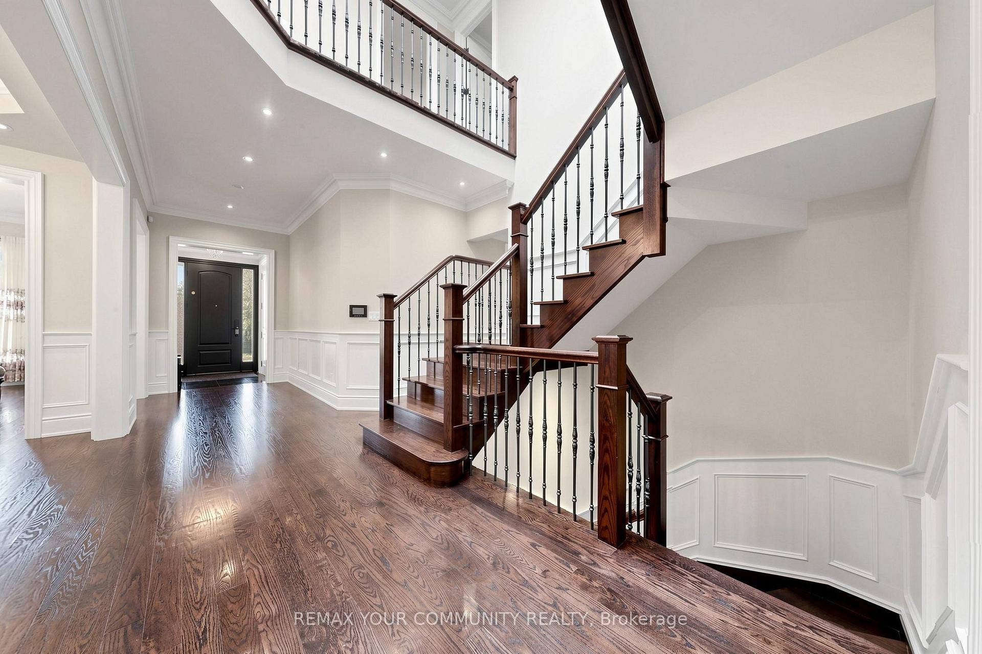 Photo 4 of 39 Moore Park Avenue, North York, Newtonbrook West — HOMEH