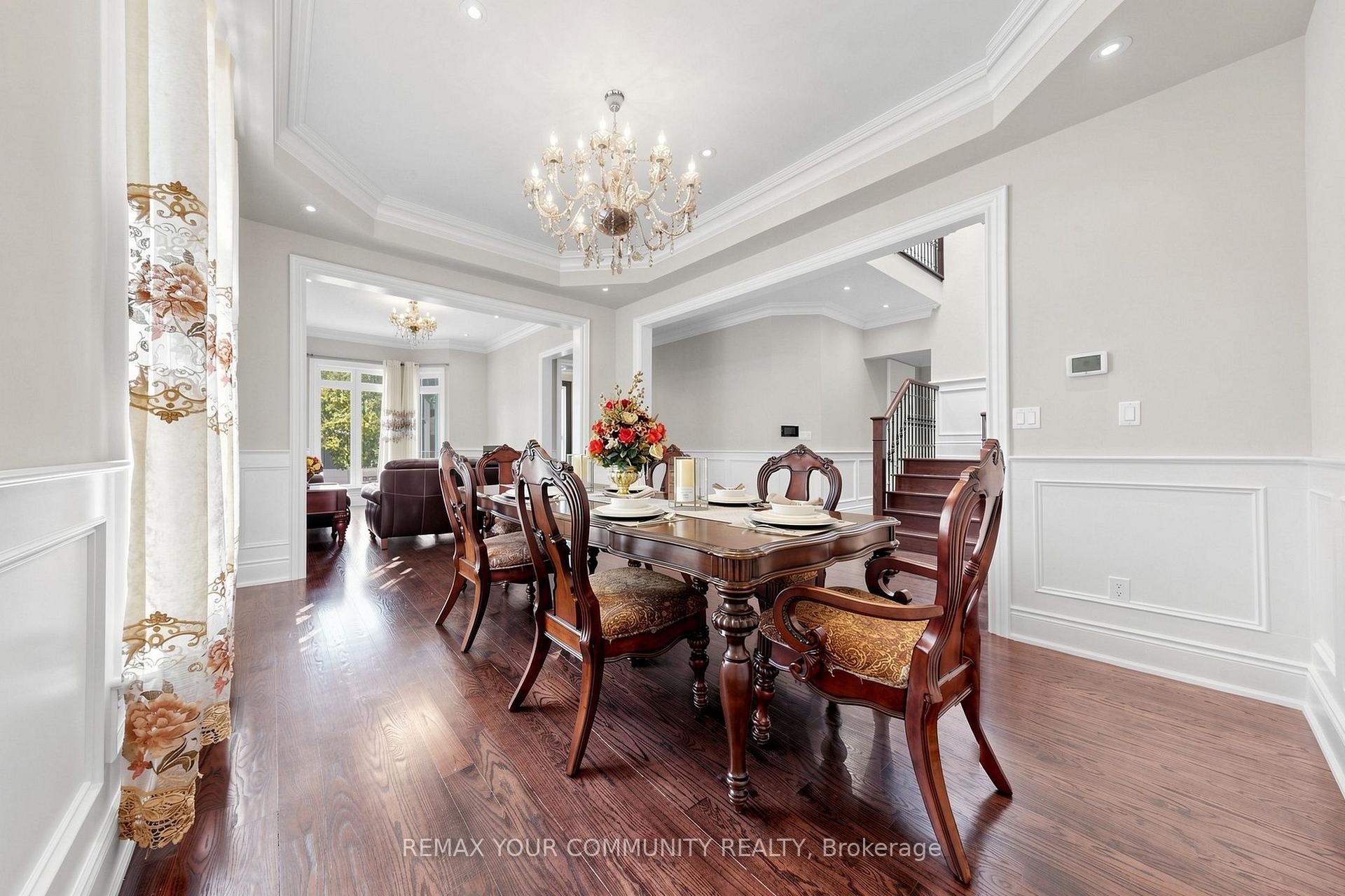 Photo 8 of 39 Moore Park Avenue, North York, Newtonbrook West — HOMEH