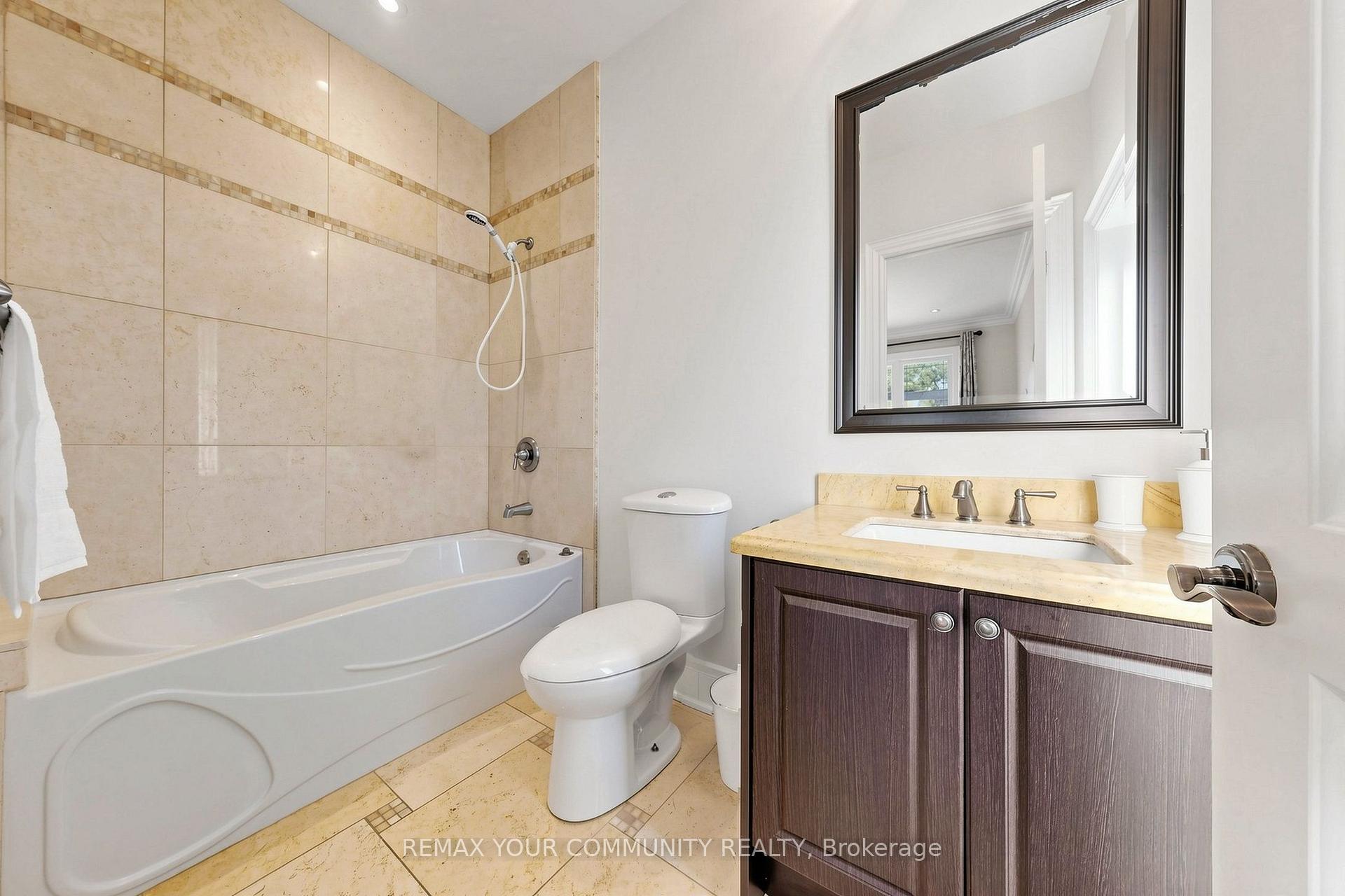 Photo 31 of 39 Moore Park Avenue, North York, Newtonbrook West — HOMEH